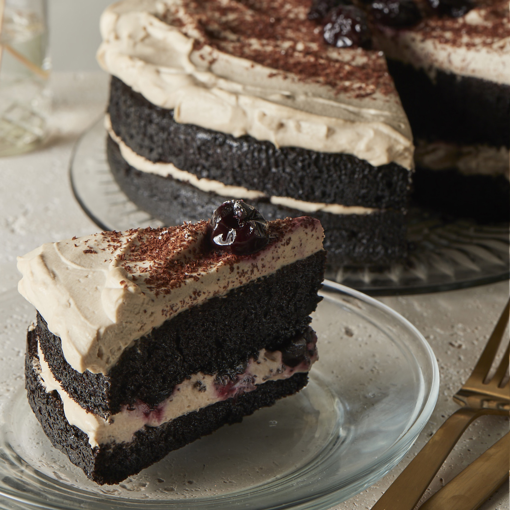 OBSn2pvLQR6eZjoo2nhR_KitchenAid_Sifter_BlackForestCake_Sliced_Square.jpg