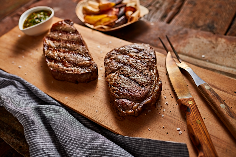 iH2MXHWRRWGXRR9tAPRb_grilled-ribeye-with-chimichurri_134z.png