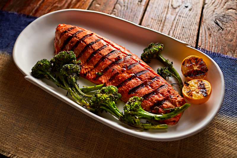 cB8snb1RGifri47VARgw_sesame-ginger-grilled-salmon-and-broccoli_126z.png