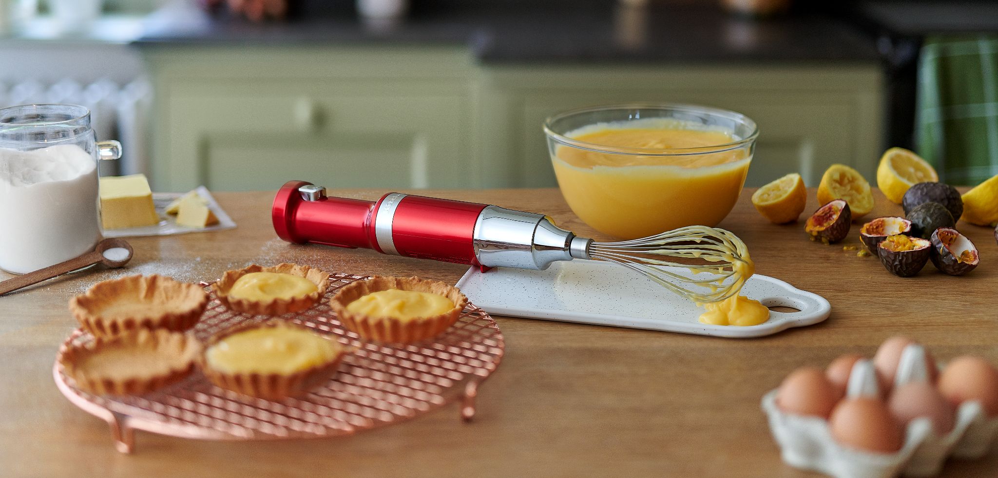 product-tips-hero-banner-Cordless-Hand-Blender-with-accessories-5KHBBV83