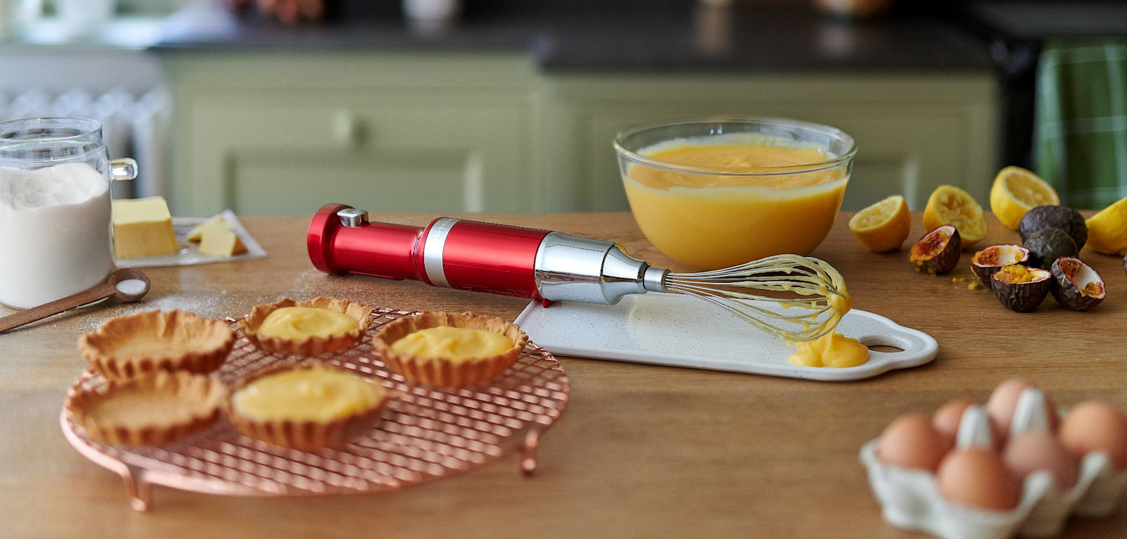 product-tips-hero-banner-Cordless-Hand-Blender-with-accessories-5KHBBV83