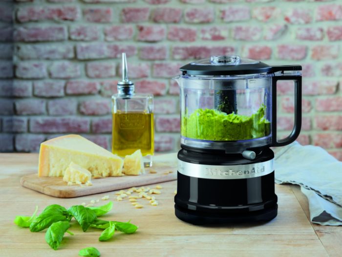 product-tips-Mini-Food-Chopper-5KFC3516-fresh-homemade-pesto
