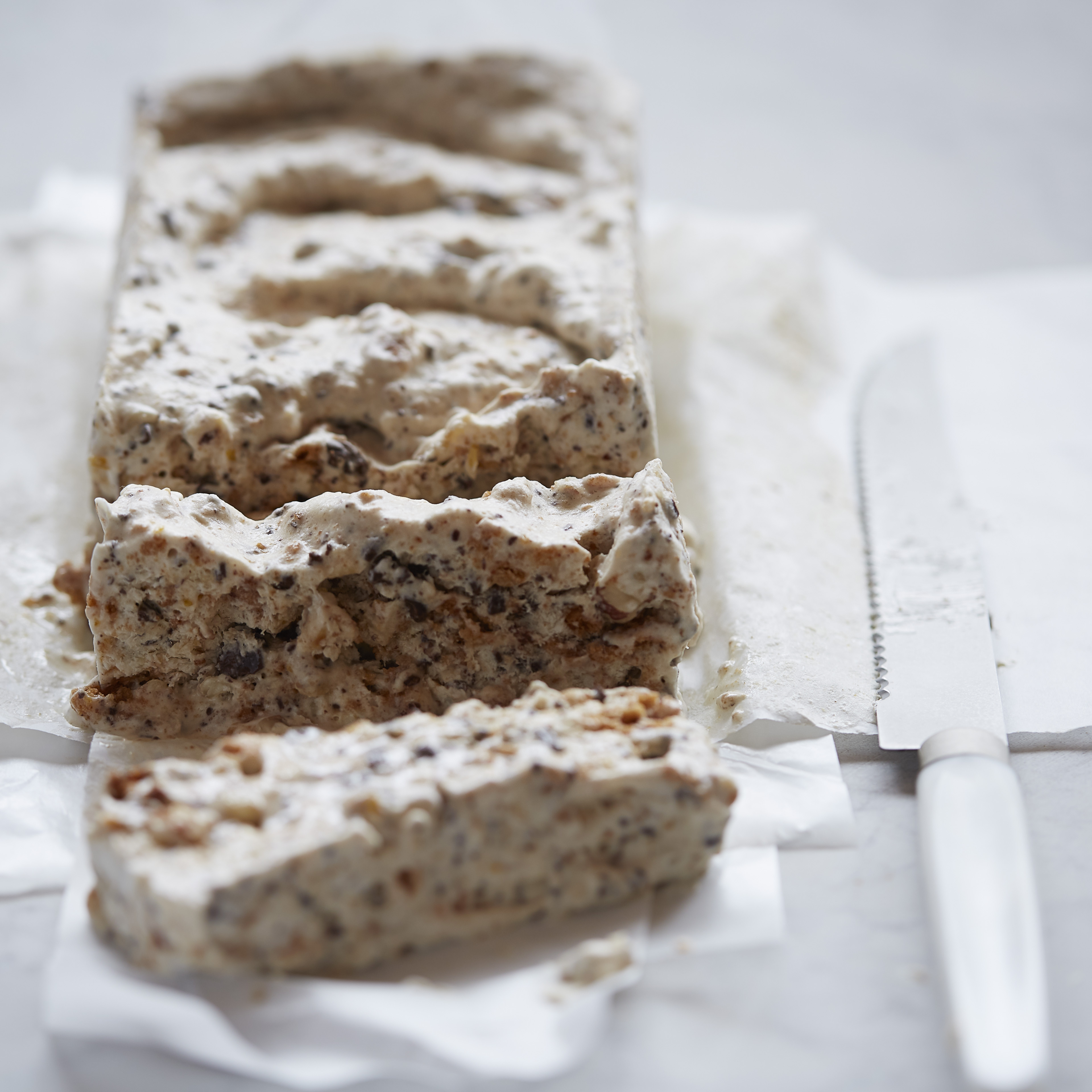 qo1xdmzXRsalefaBGIaL_Amaretto_and_Chocolate_Parfait_square.jpg