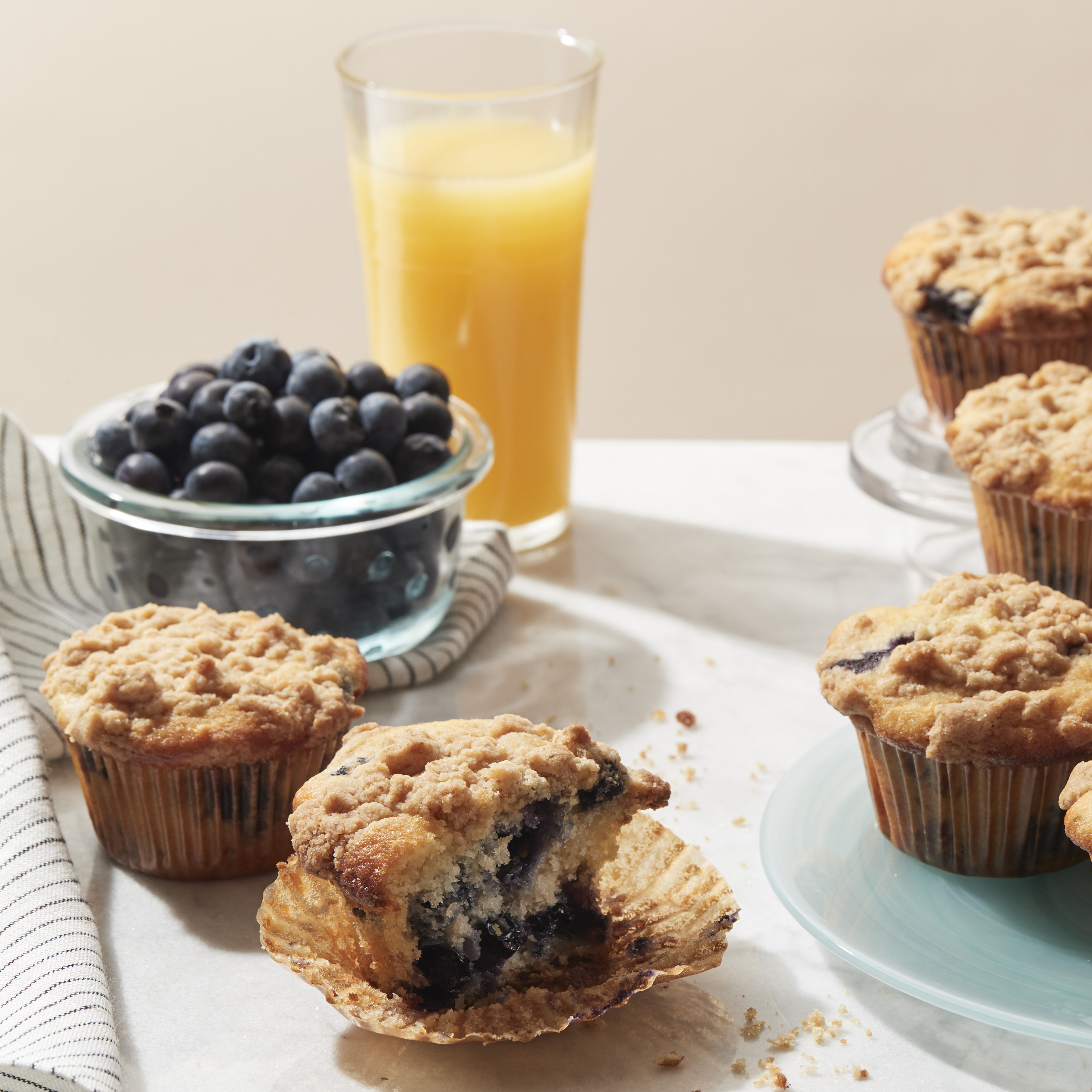 7c5twXh0ToyQVMBqxjmt_KitchenAid_Sifter_BlueBerryMuffins_Square.jpg
