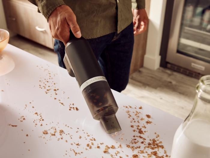 Battery cordless-go-vacuum type-cleaning