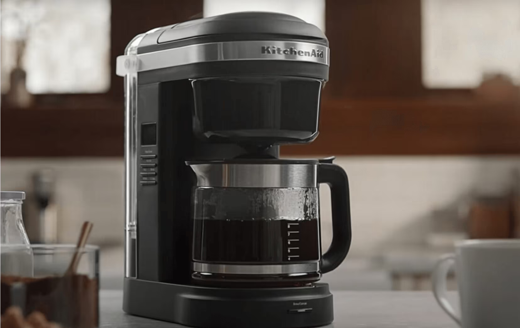 Espresso machine vs coffee maker image