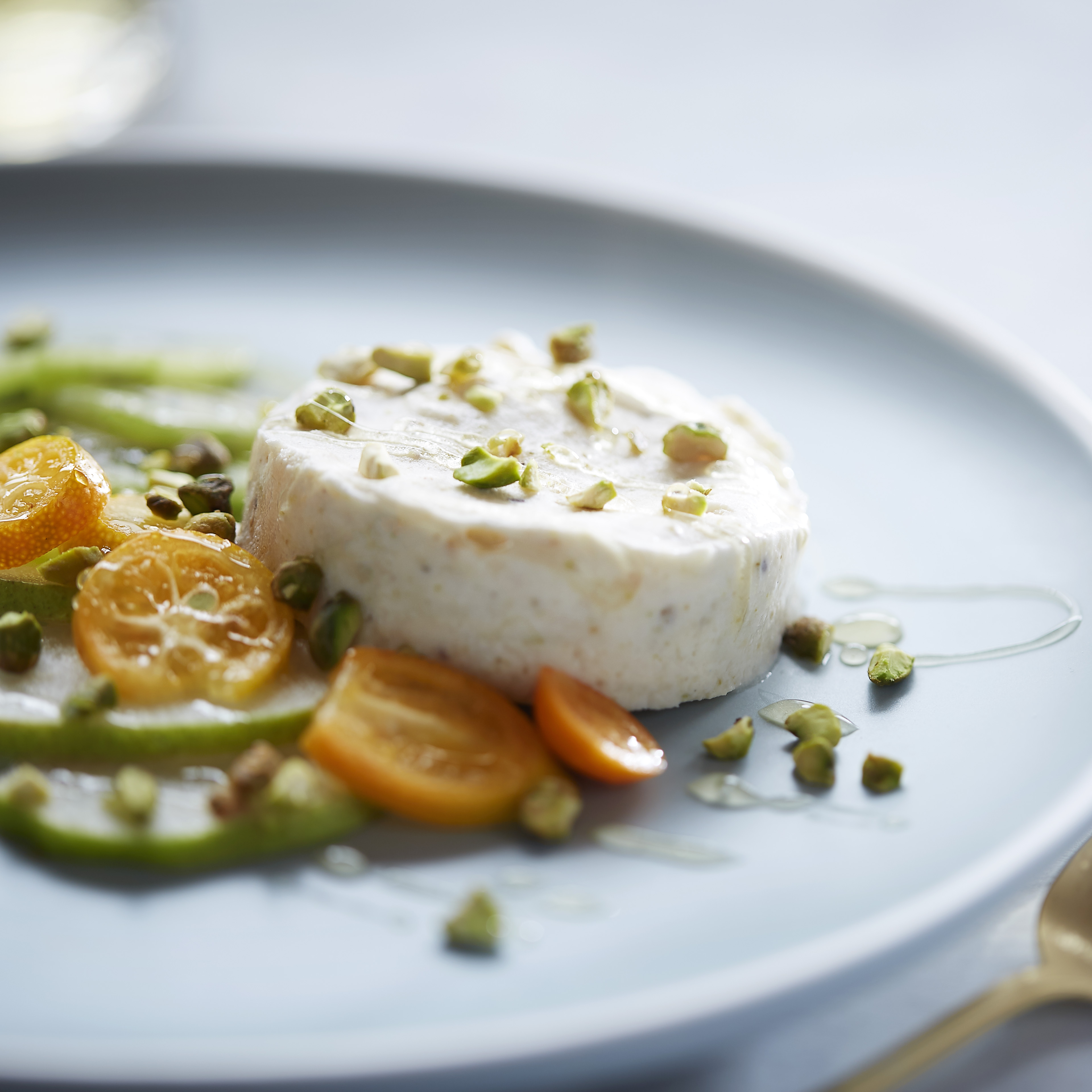 jGn7nxAWRGq595mV57wT_Fruit_Carpaccio_with_Ricotta_Cream_square.jpg