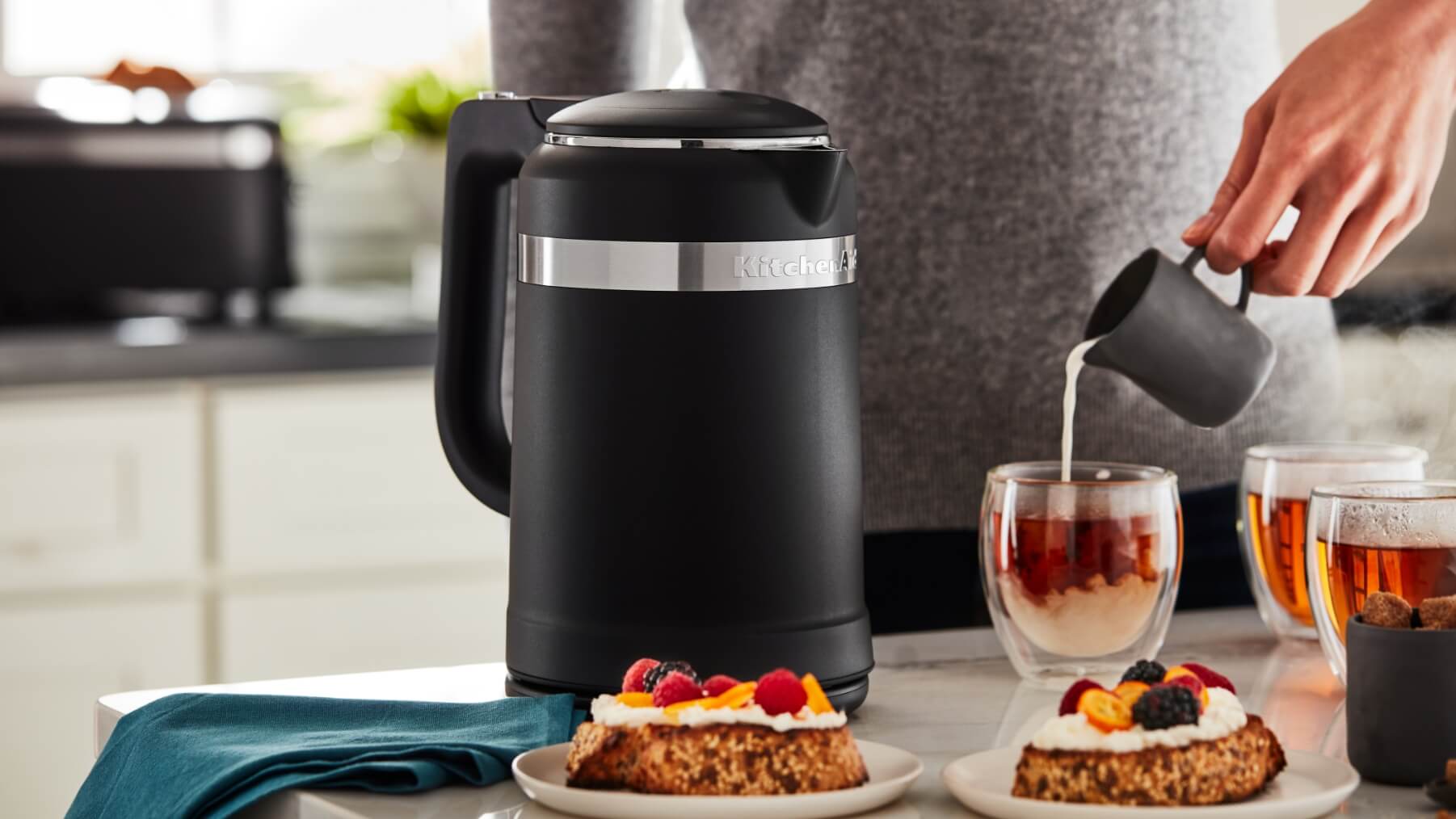 How to clean an electric kettle-hero