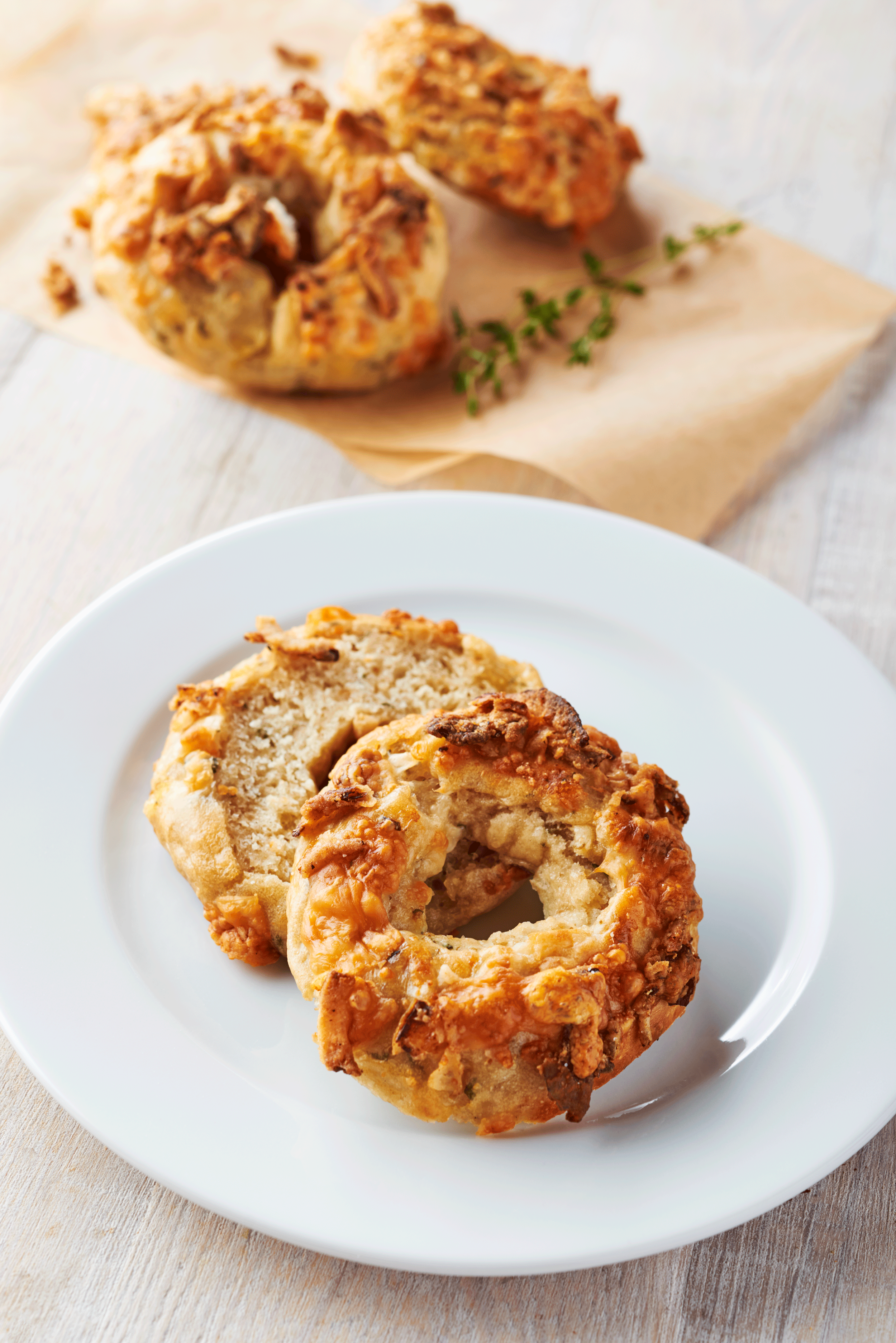 P160399_415_Parmesan_Herb_Bagel.png