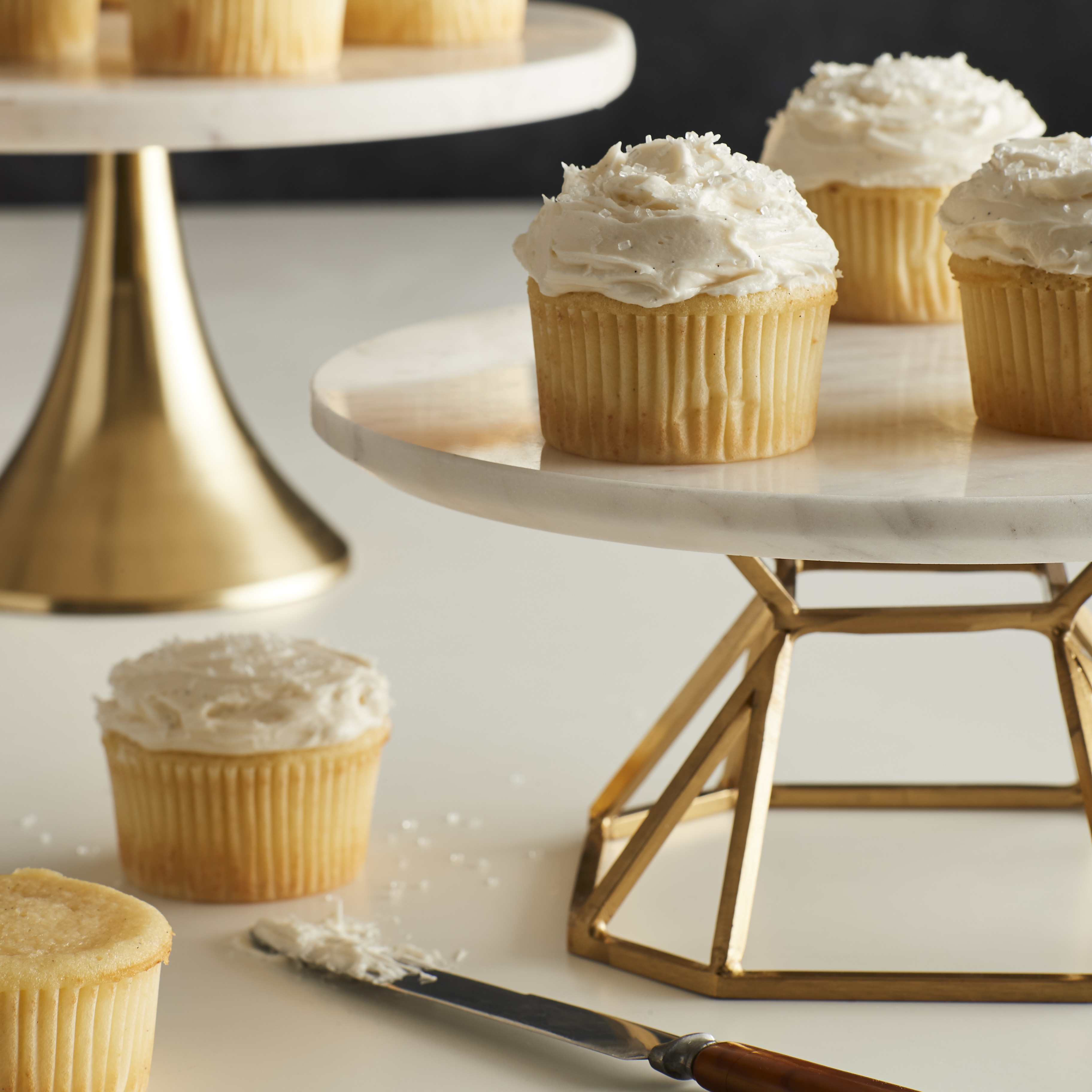 o6uZv56RXyZDPFCCLulY_KA_HandMixer_10_Vanilla_Cupcakes_Square.jpg