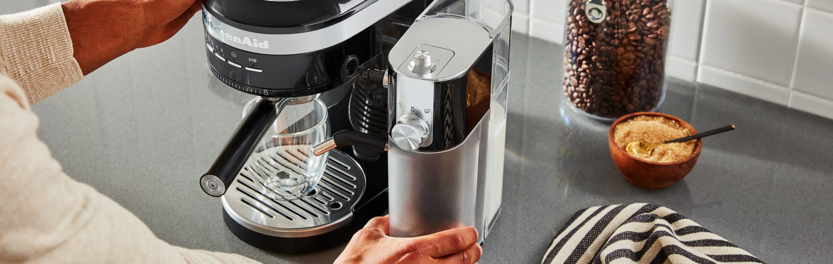 how-to-clean-descale-espresso-machine-hero