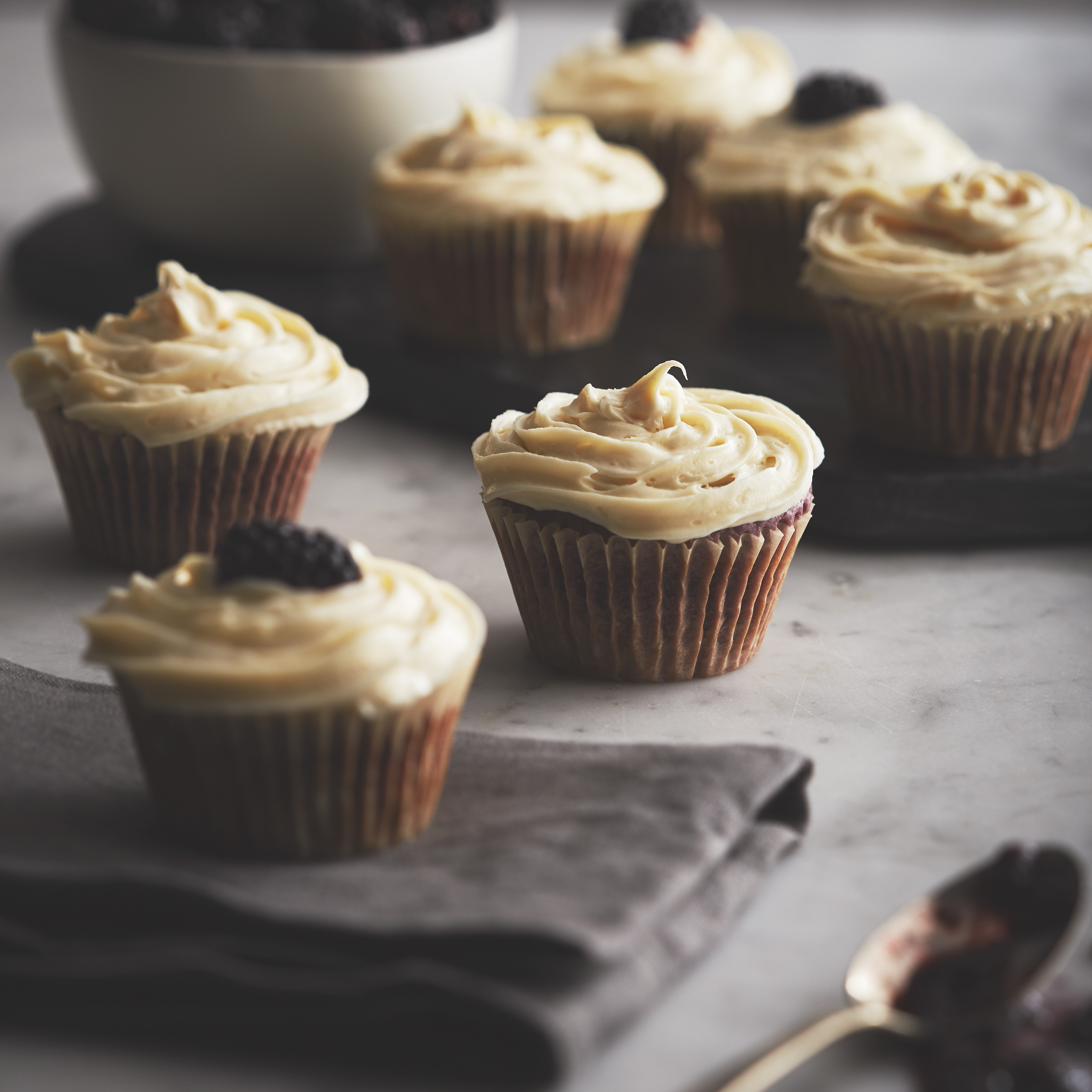 AkxL13erRsKNOJOA0IaL_P170863_001_01_BlackberriesCupcakes_square.jpg