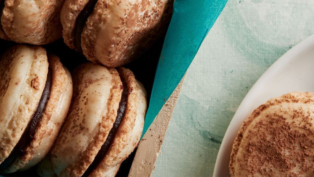 MacaronsWithAHandMixer Masthead
