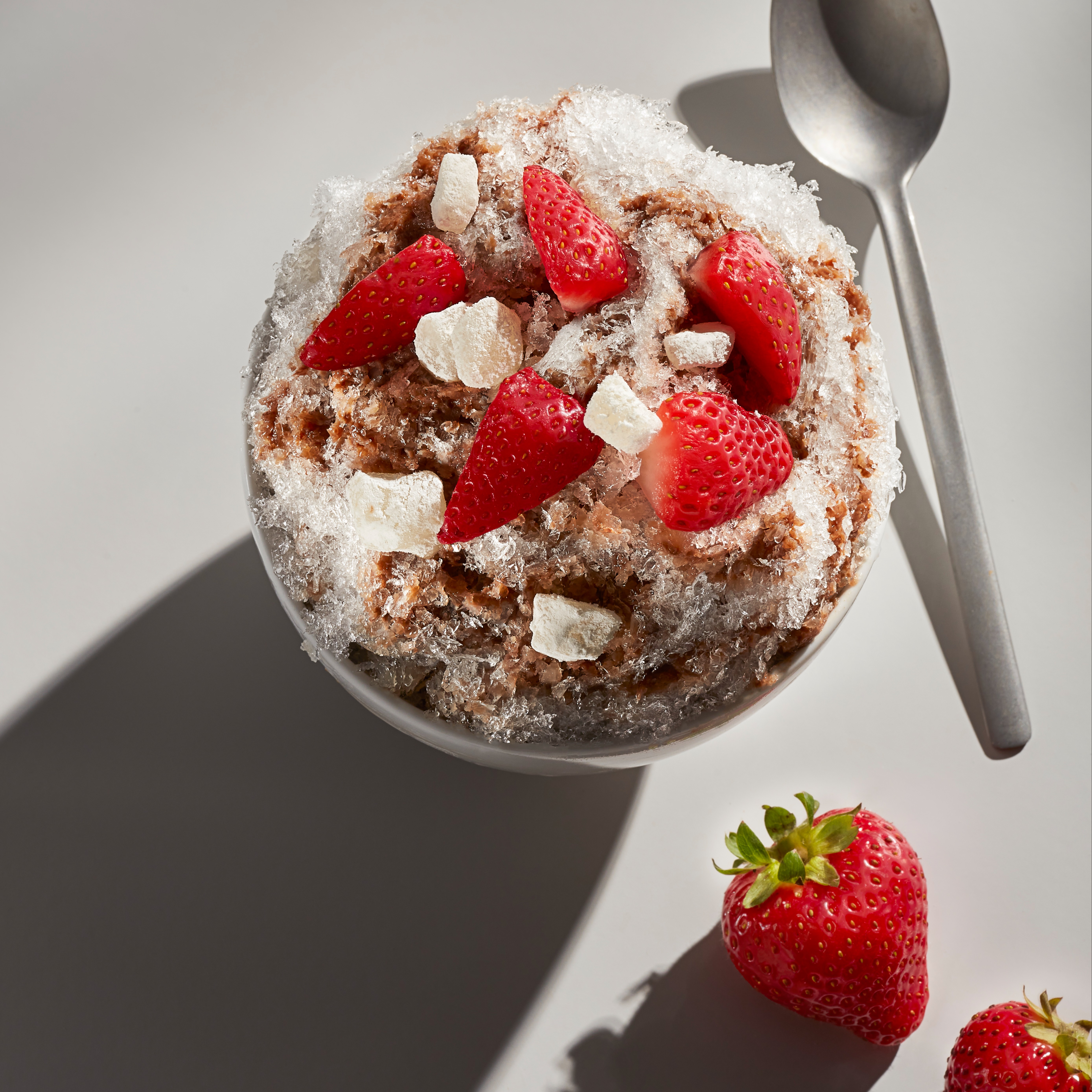 yCy5YWzeRtaMXP2c3bmv_Chocolate-Strawberry-Mochi-Shave-Ice.jpg