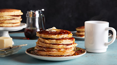 LEMON BUTTERMILK PANCAKES