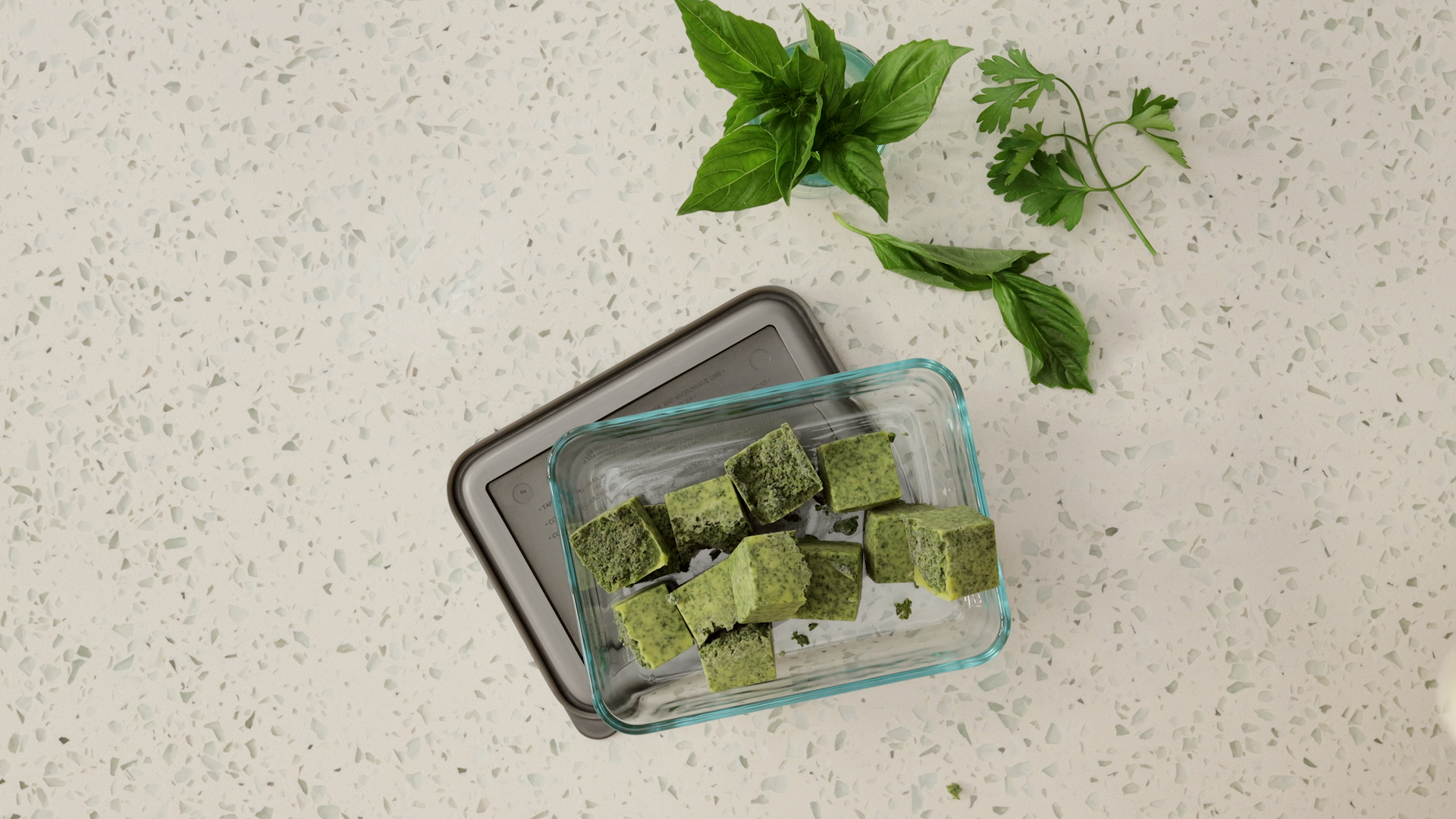 FmAaJhKT0uEfMJuuPlCf_Hero_Frozen_Fresh_Herb_Flavor_Bombs.00_00_14_15.Still001.png