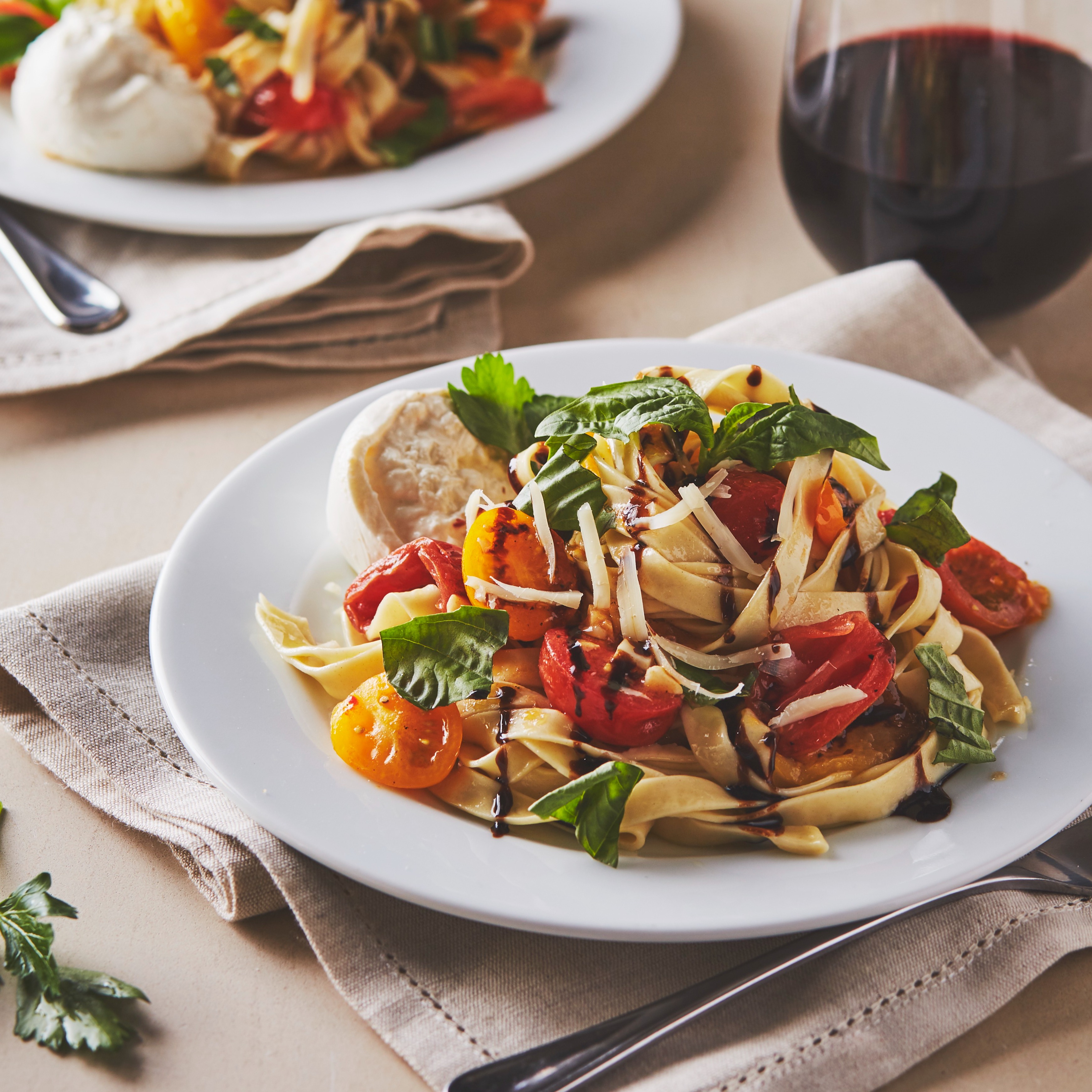 a16P81oBRWGoOdA5jwTS_P170863_090_01_FettuccinewithBurrataandTomato.jpg