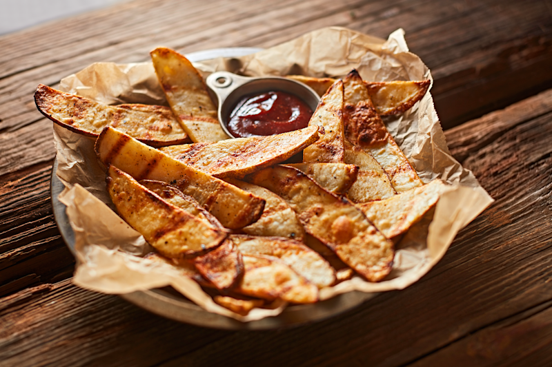 Jy6PXsbSZ6rwxEqIyF1l_grilled-steak-fries_110z.png