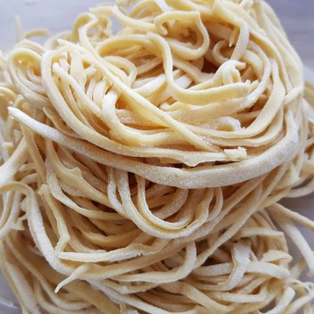 Cut egg noodles. 
