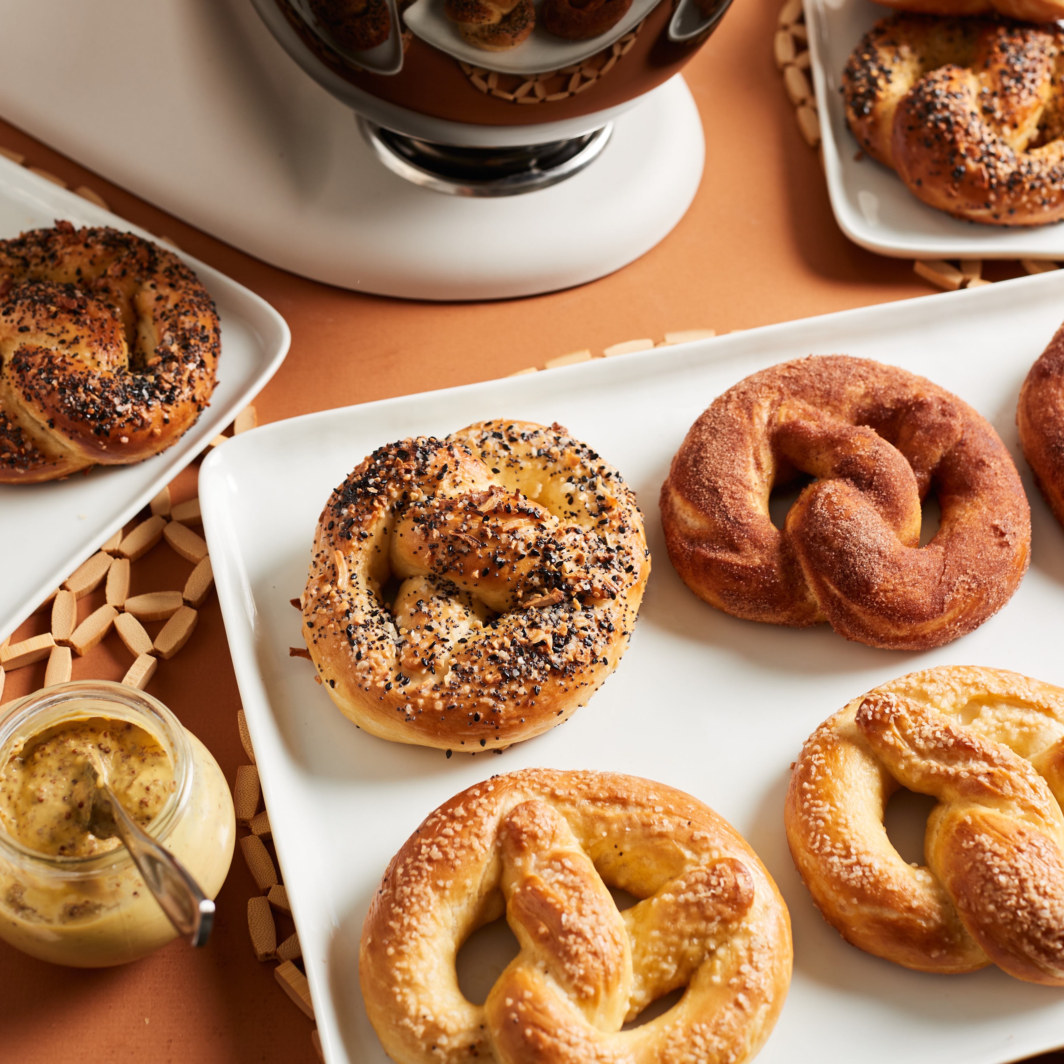 cE2r6IKDSGCbR5kQjCCC_PRETZELS_V_V3.jpg