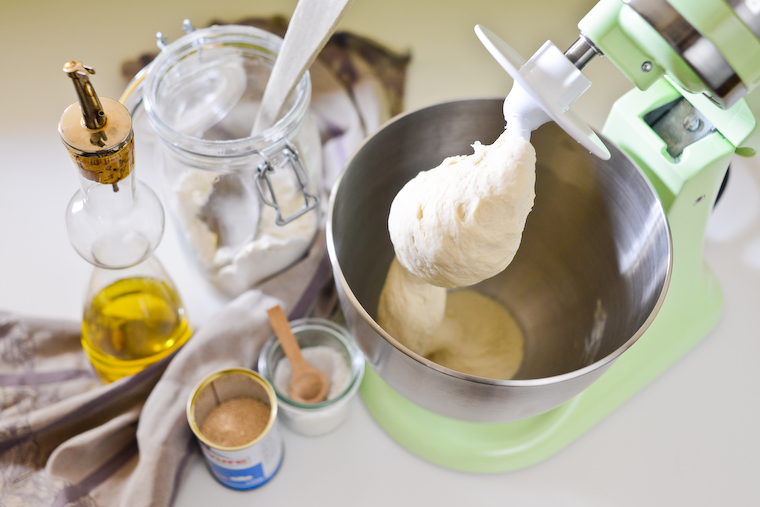 KSM3311XHW_HoneyDew_Global_Babka7.png
