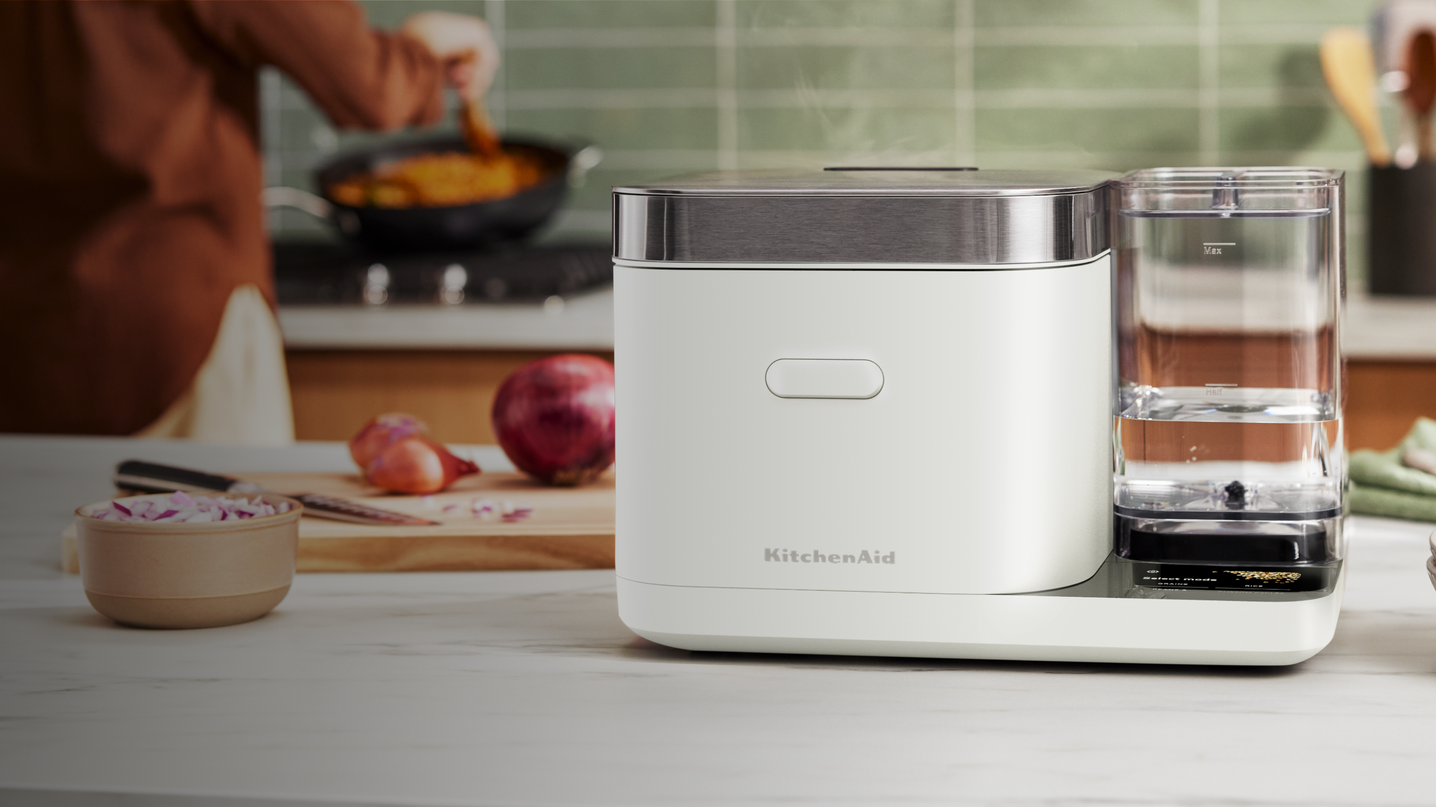 A Porcelain Grain & Rice Maker 