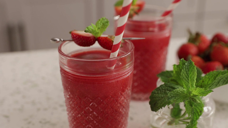 sabPdUzJQ4ShGhkFT1dE_Hero_Spiked_Strawberry_Slushies_for_a_Crowd.00_00_00_00.Still001.jpg