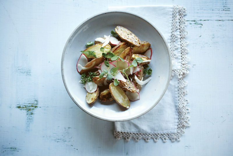 Potato-Salad-with-Roasted-Garlic-Dressing_1_A.png