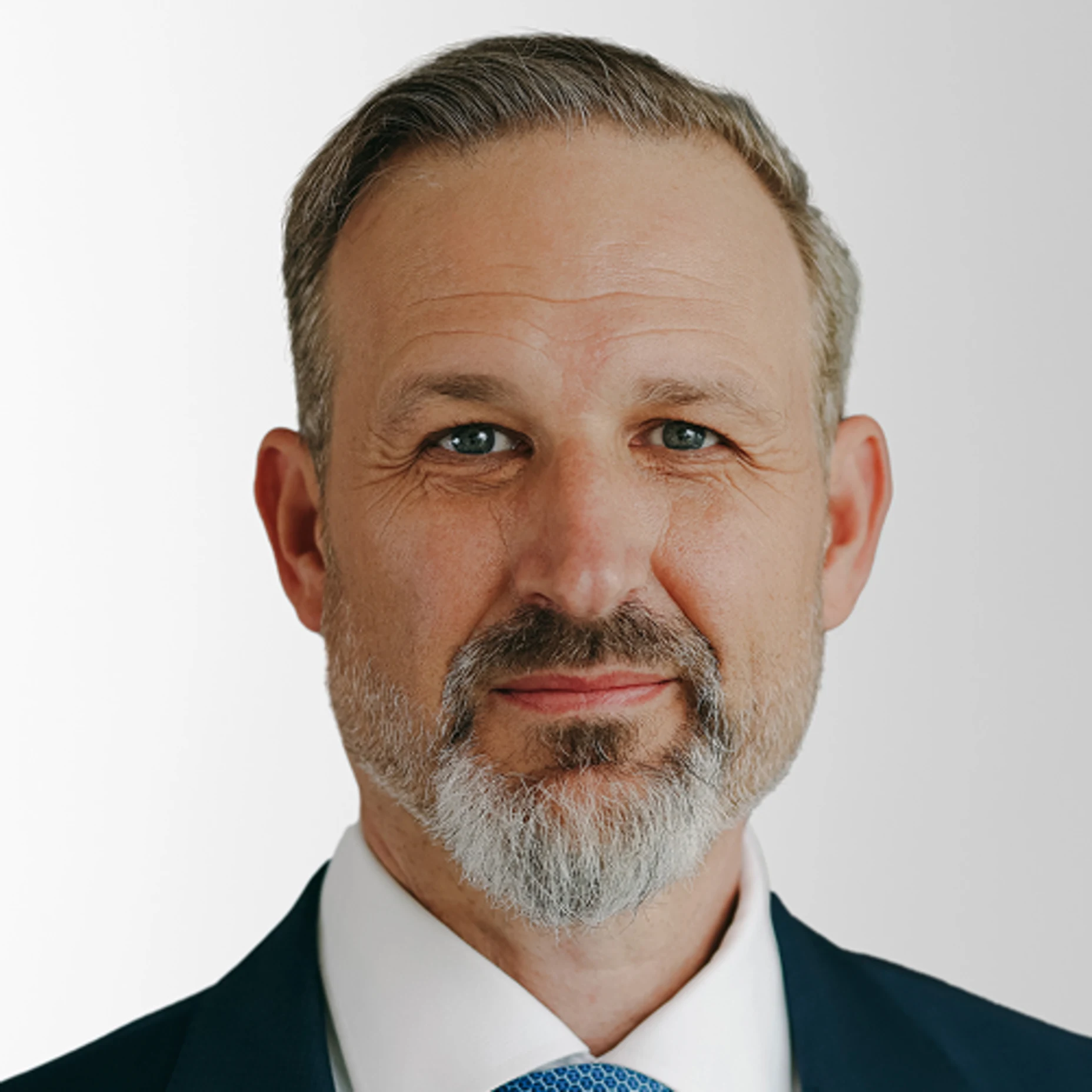 Portraitfoto Gregor Hirt