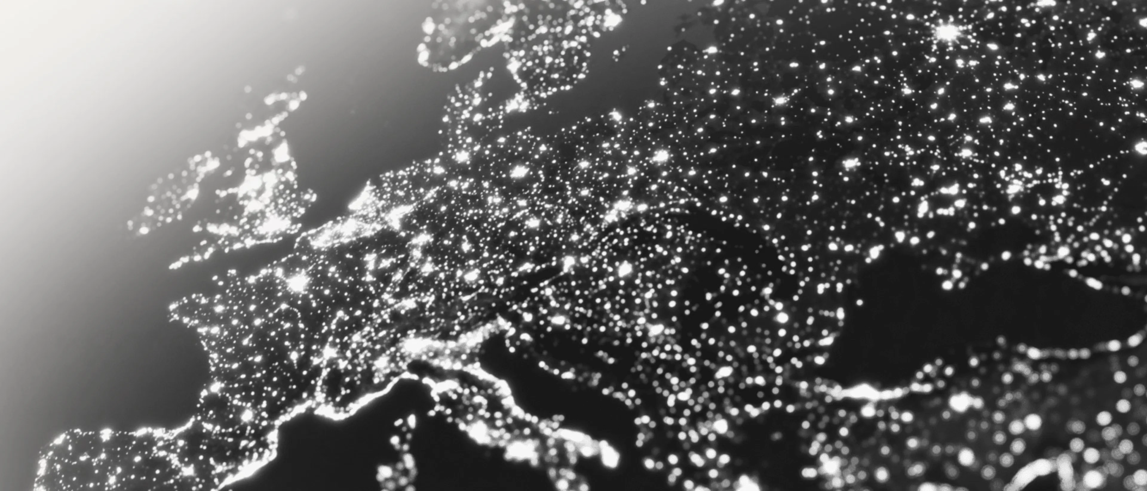 Europa von oben in der Nacht