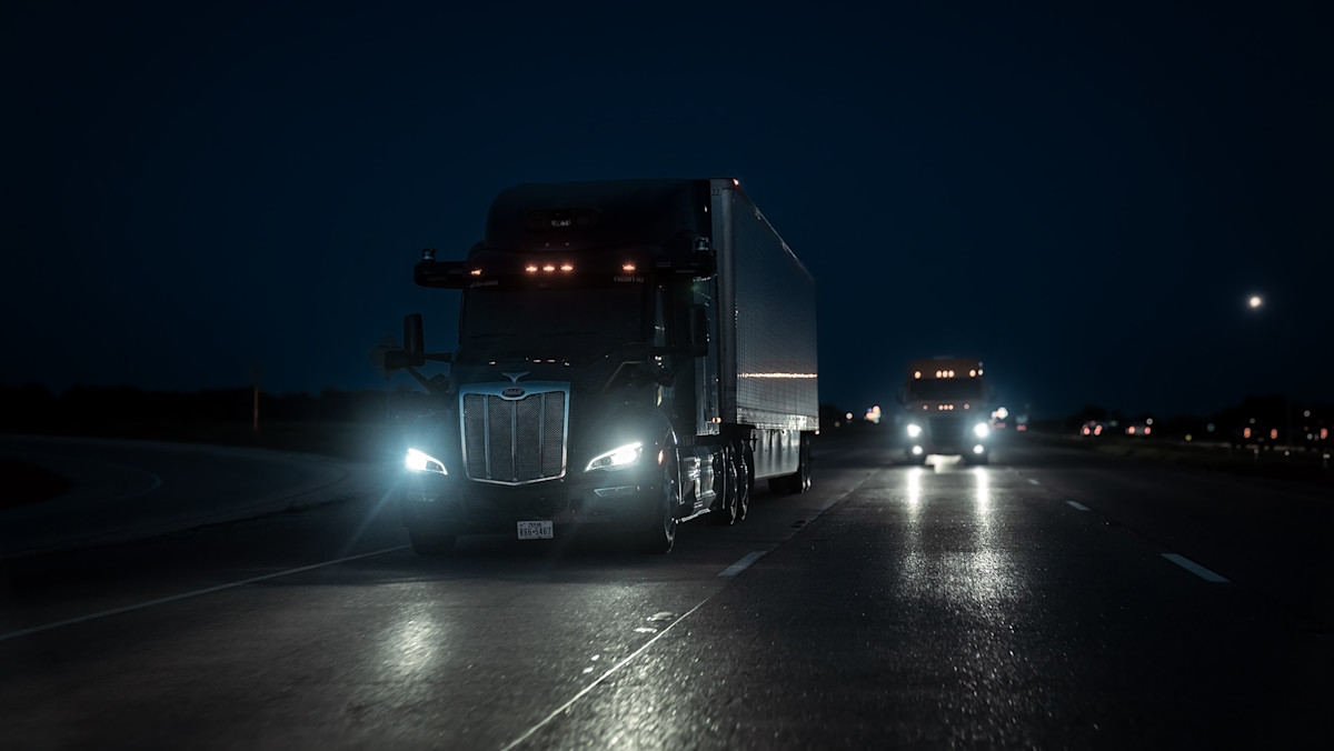 Semi truck tractor ready for power-only dispatch
