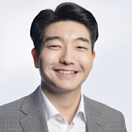 https://images.ctfassets.net/9iidzgmcsjdo/5FizjyRyhQAAJaJG4z2g2D/8b7f2b26b20c6f727995bc0e6d7ad60a/dr_bosung_john_kim-optometrist_partner.jpg