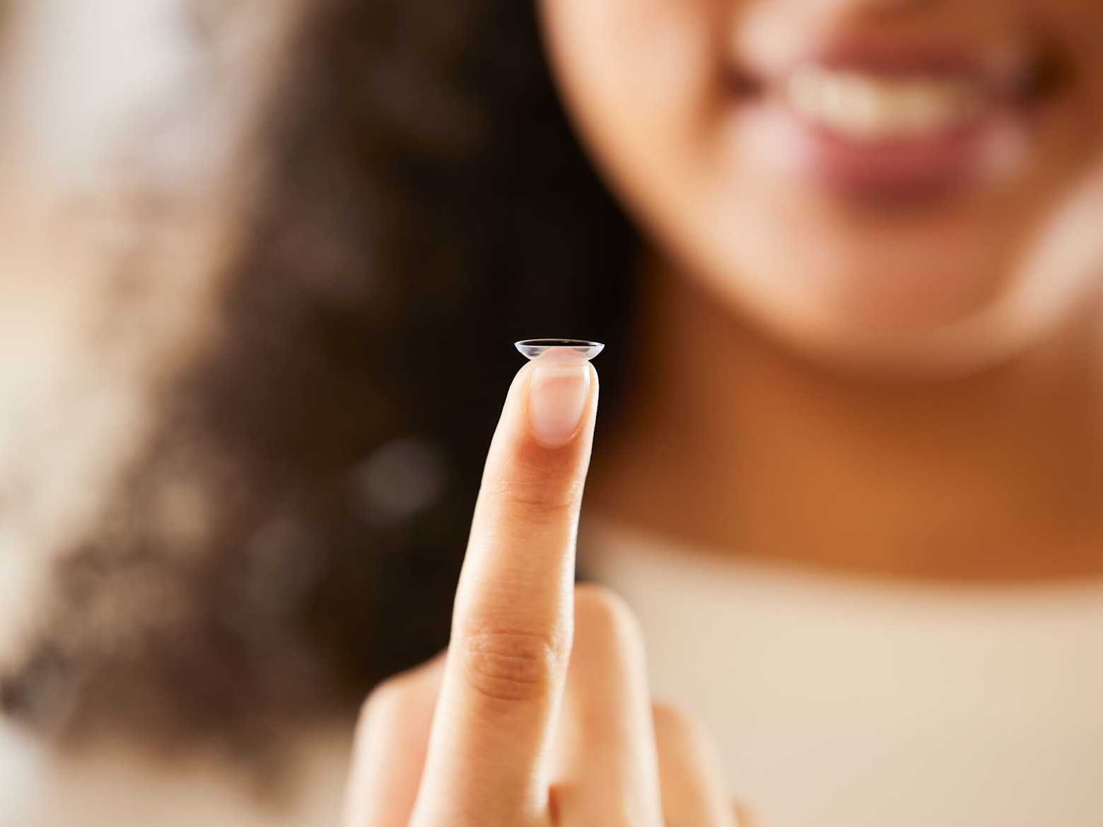 Learn about progressive contact lenses | Specsavers CA