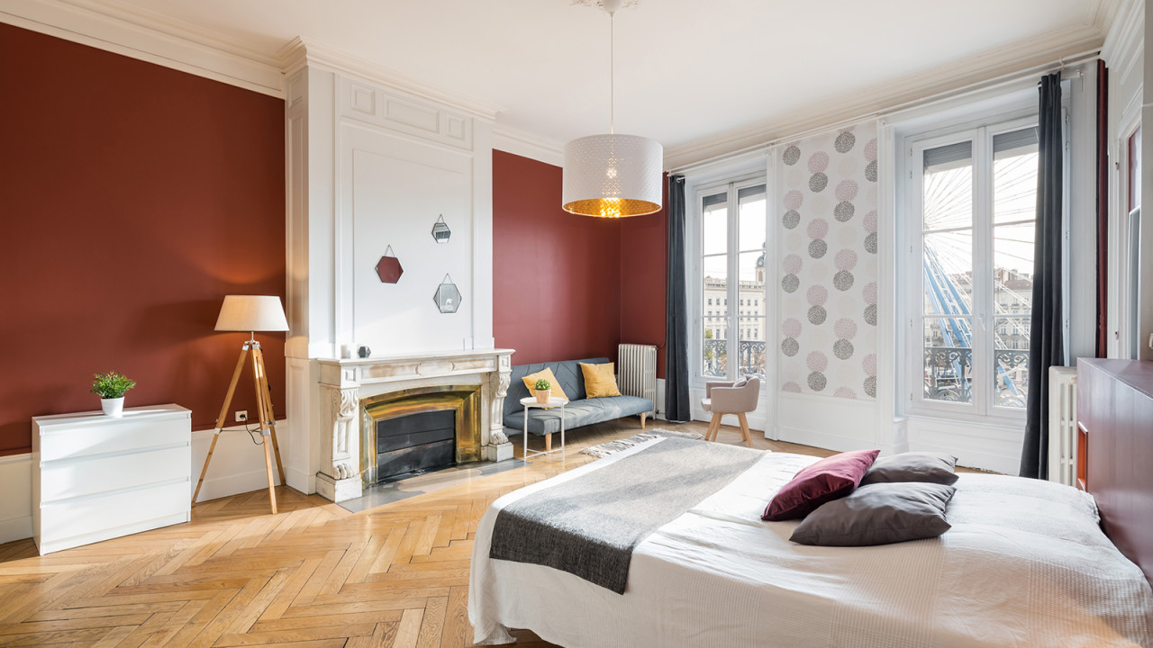 <p>Are you planning to move to and <a href="https://www.chez-nestor.com/en-us/search/Paris"><u>find accommodation in Paris</u></a> in the near future and wondering how much to budget for housing?</p><p><b>An analysis conducted by Chez Nestor</b> on the current Parisian market allows us to understand more clearly and to have precise data on the average rent you could pay for your new life in Paris!</p><p>The results are based on a study of the Parisian rental market in 2021, and combine our own data with that of other market players.</p><h2>Context: The most expensive average rents in France for studios</h2><p>A bit of background before we get into the nitty-gritty: a study conducted by the website Les Echos in 2018 shows the gaps in rental prices between different cities in France. Unsurprisingly, Paris and its surrounding suburbs rank as the most expensive in the entire country. The chart below shows the 16 most expensive cities in the region, Paris city centre at the head of the ranking with an average rent of 872 € per month (excluding charges) and Versailles the most budget friendly of the Ile de France region at with 637 € (excluding charges). This is a considerable budget for students who will often have to balance their studies with a job if they do not have significant financial support from family. </p><p>It should be noted that these figures are from 2018, and the market in 2022 has seen an evolution of about 10% to 15% over the last 4 years depending on the city. Since the ranking dates from 2018 and is based on studio apartments (and not shared apartments), it is important to keep in mind that it is more of a trend and a point of comparison than reliable data to precisely estimate and explain the rents of shared apartments in Paris.</p>