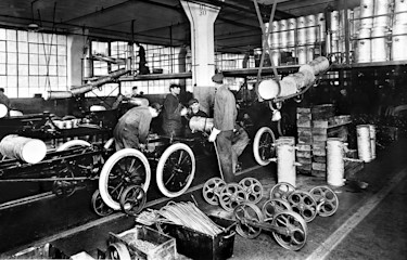 The original moving assembly line in the Ford Highland Park plant in 1913. Yes, there have been significant changes since then. But now companies are rethinking this sequential approach to assembly, which may achieve huge savings in manufacturing operations. (Image: Ford)