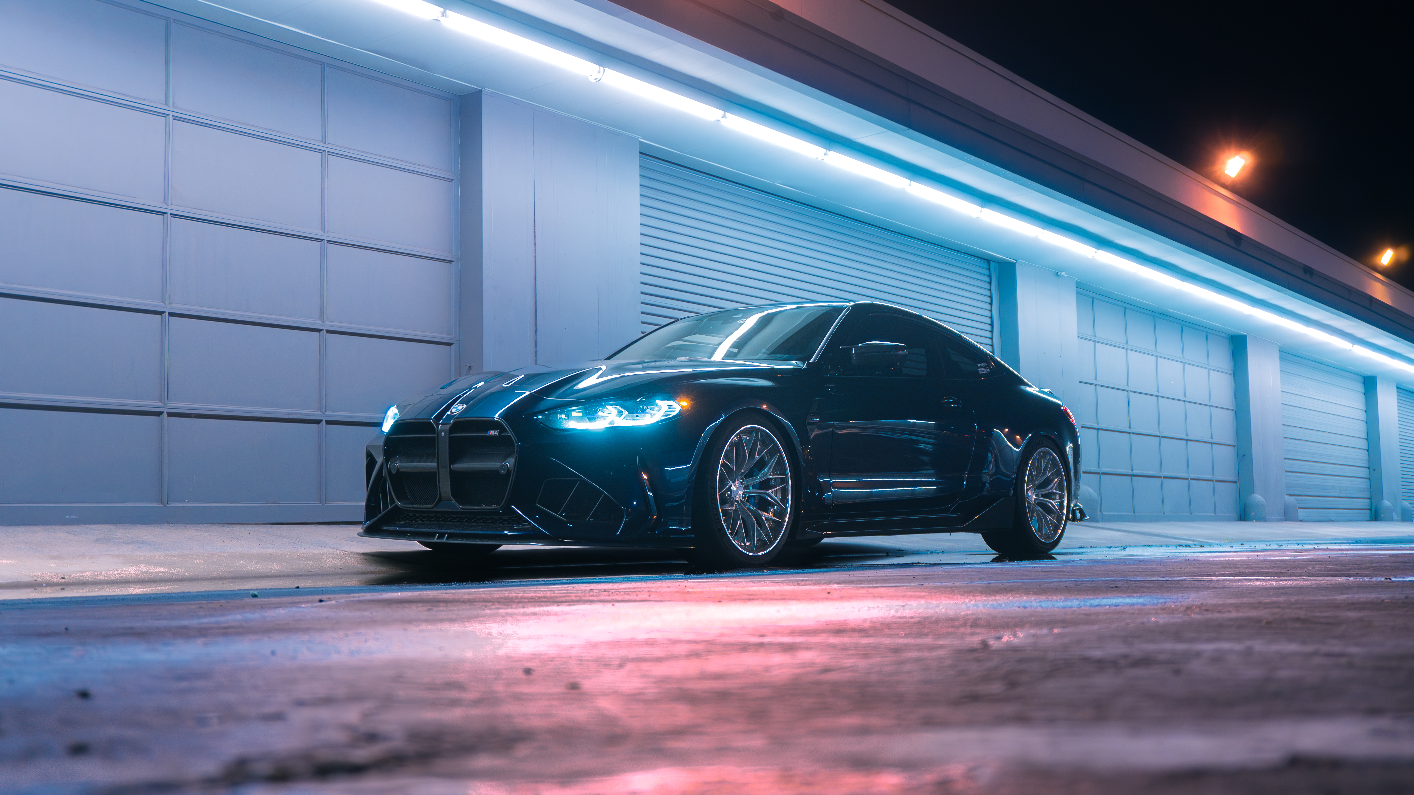 BMW M4 with Motivo Forged CS-J custom wheels in gloss brushed clear face and triple chrome lip side view