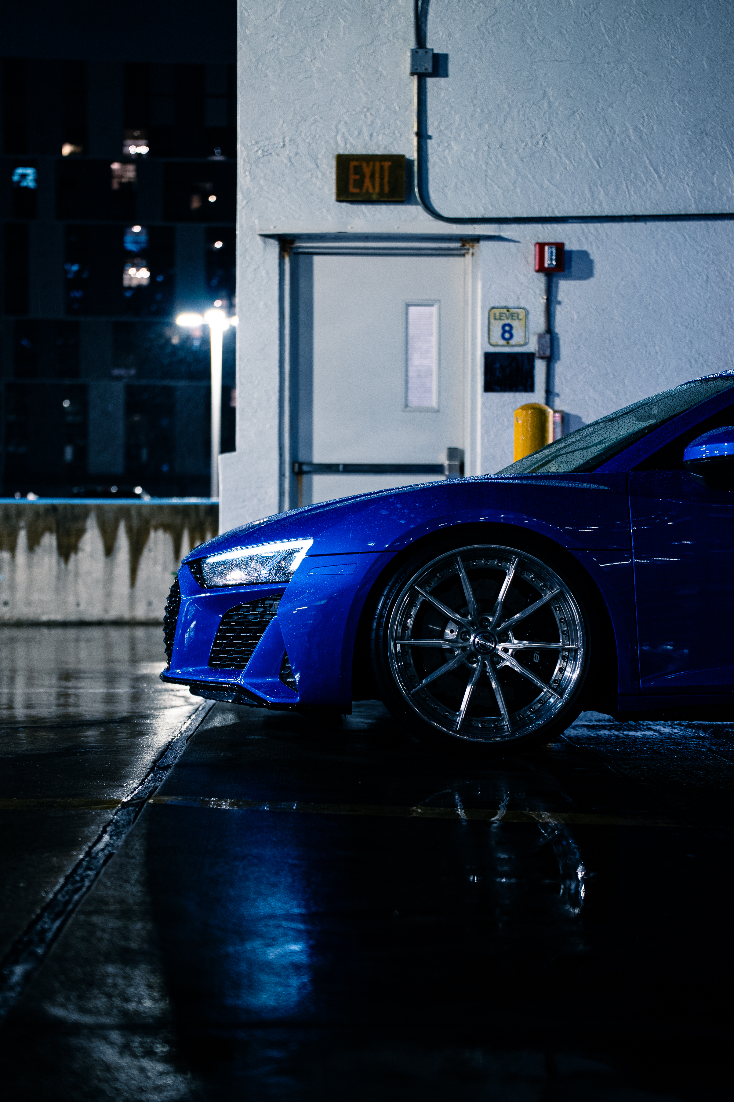 Gen 3 Audi R8 with Motivo Forged CS-M custom wheels in gloss brushed clear face and gloss polished clear lip front side view