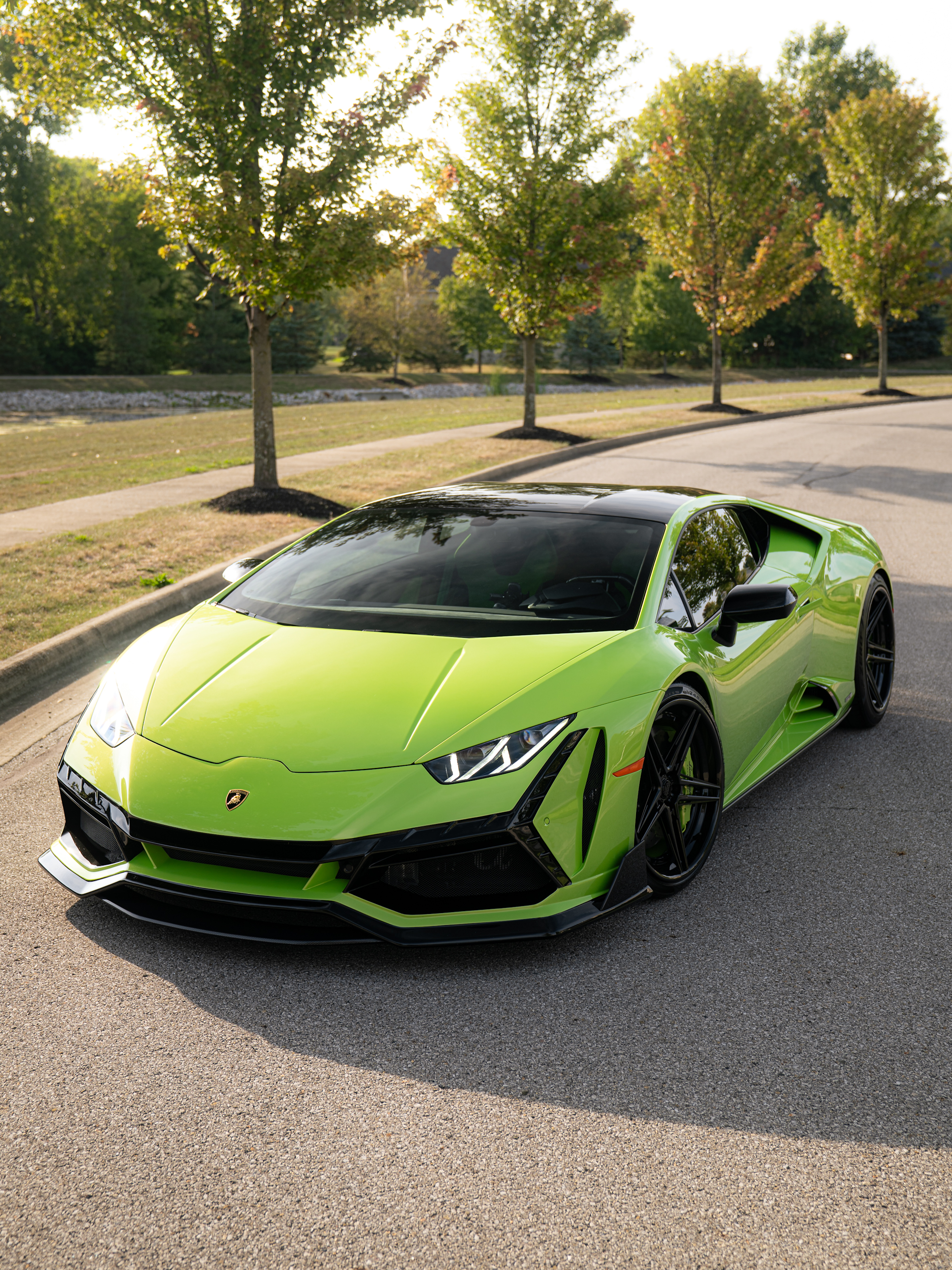 Lamborghini Huracan with Motivo Forged CS-D custom wheels in gloss black face and gloss black lip front high side view