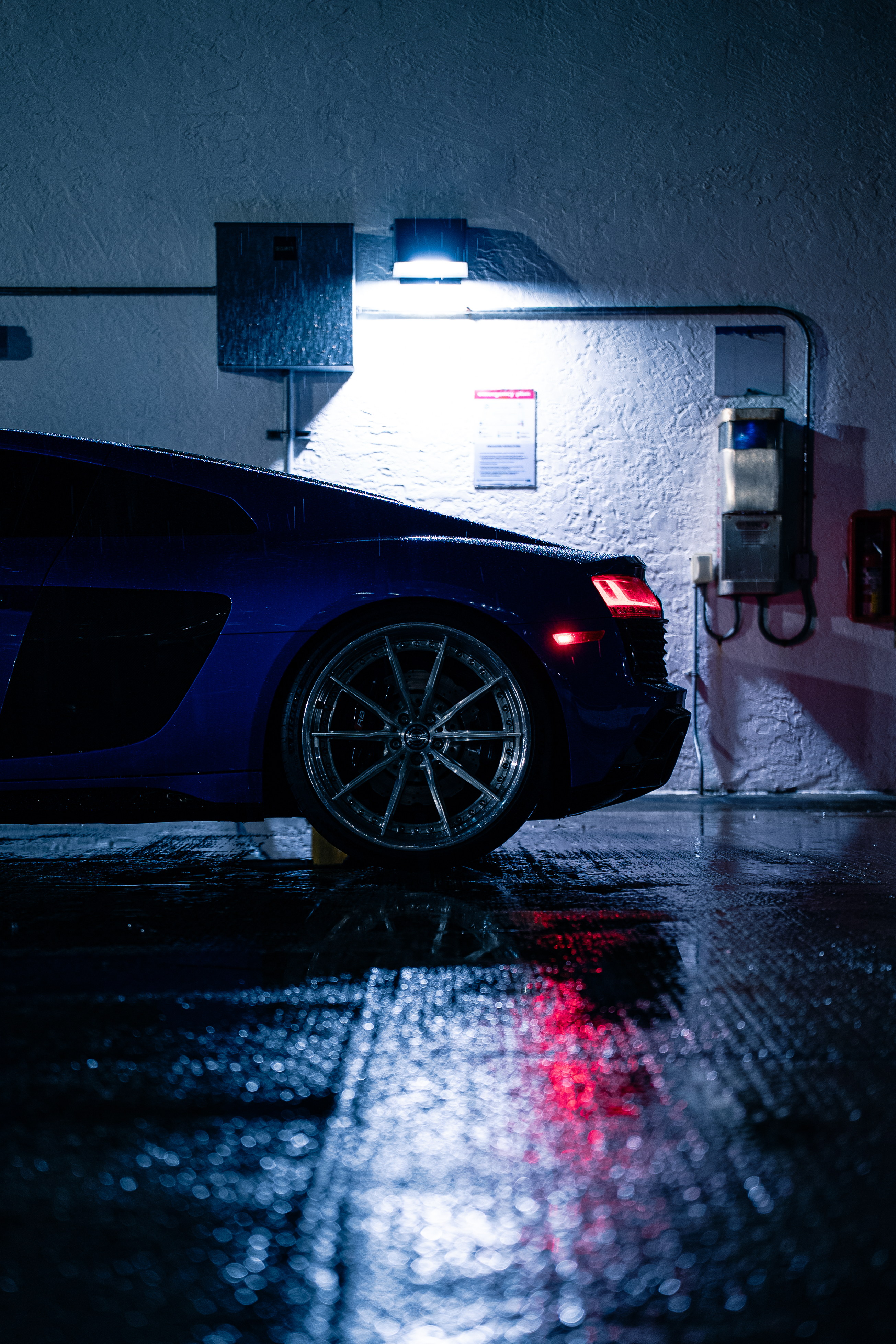 Gen 3 Audi R8 with Motivo Forged CS-M custom wheels in gloss brushed clear face and gloss polished clear lip rear side view