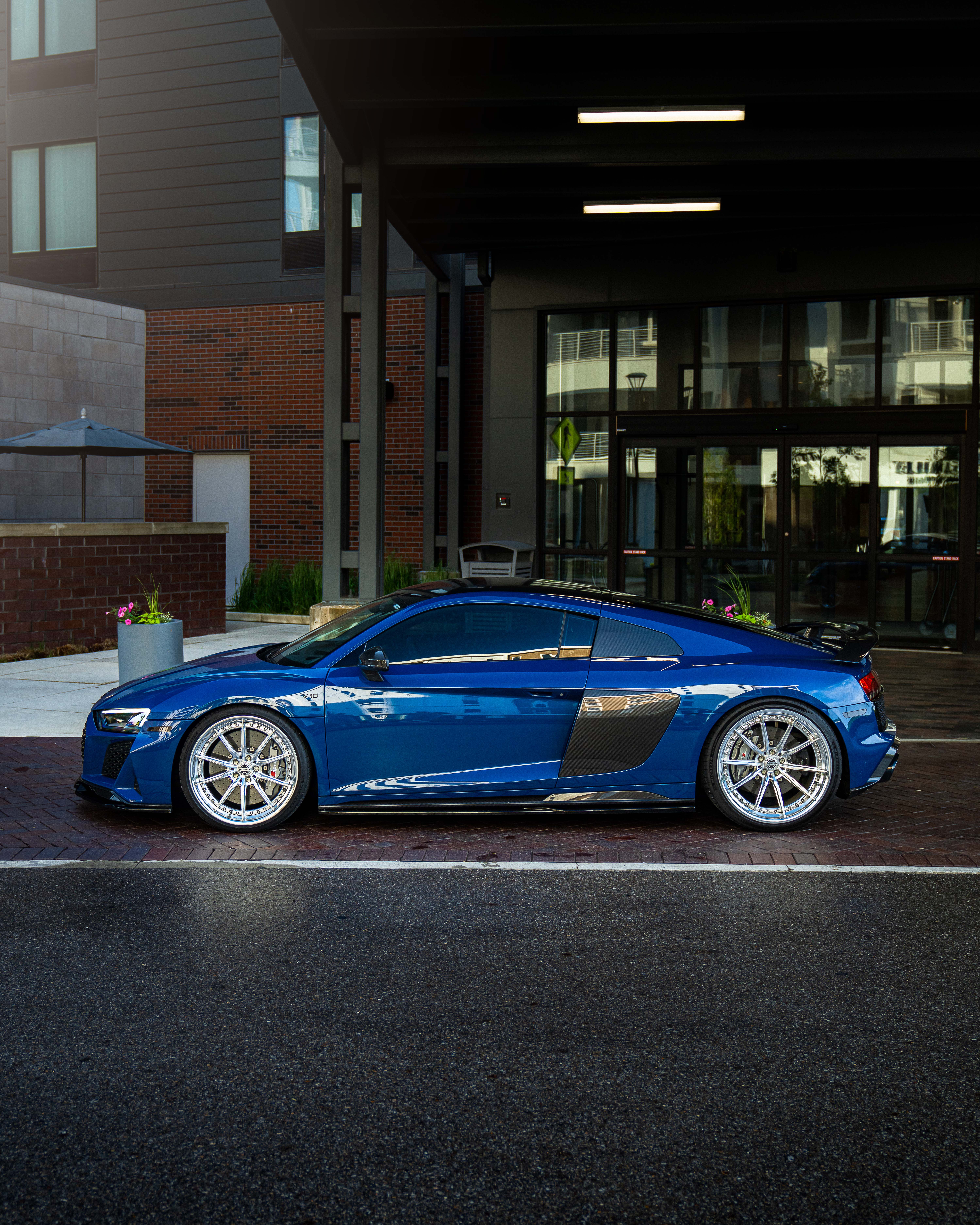 Gen 3 Audi R8 with Motivo Forged CS-M custom wheels in frozen polished clear face and gloss polished clear lip side view