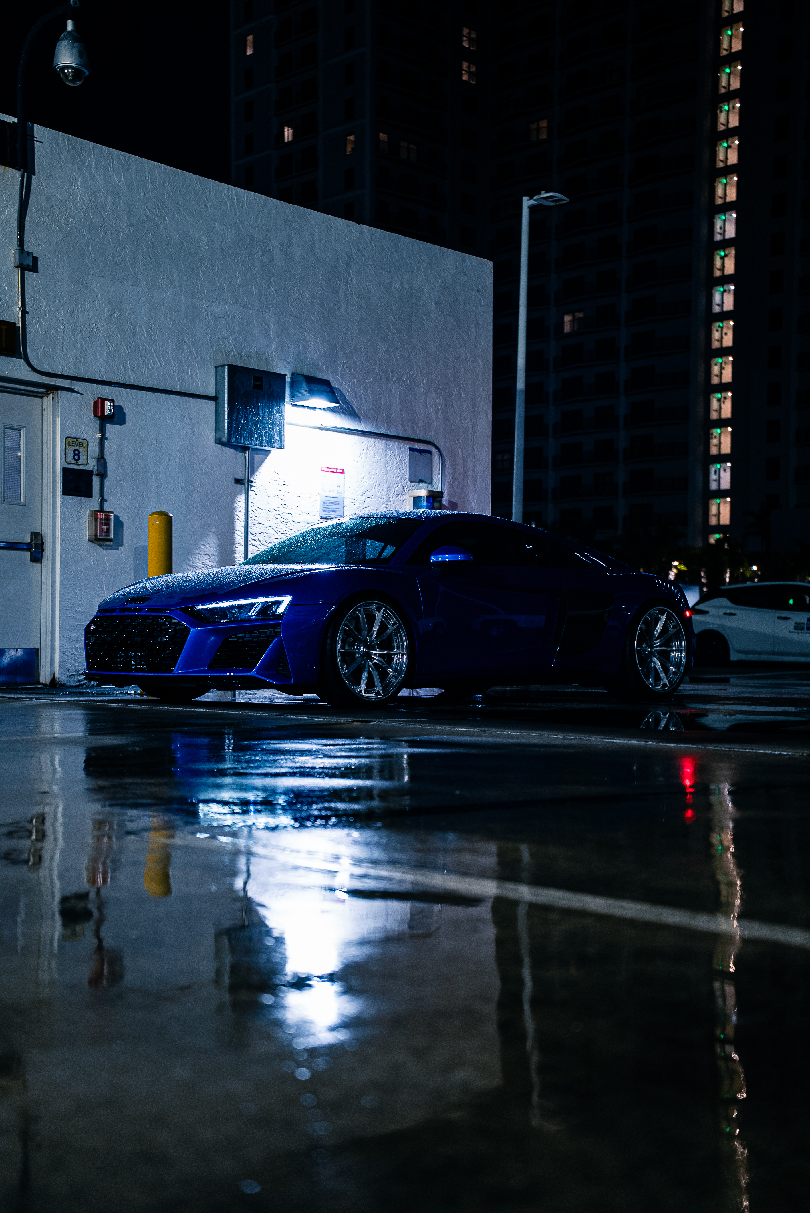 Gen 3 Audi R8 with Motivo Forged CS-M custom wheels in gloss brushed clear face and polished lip side view