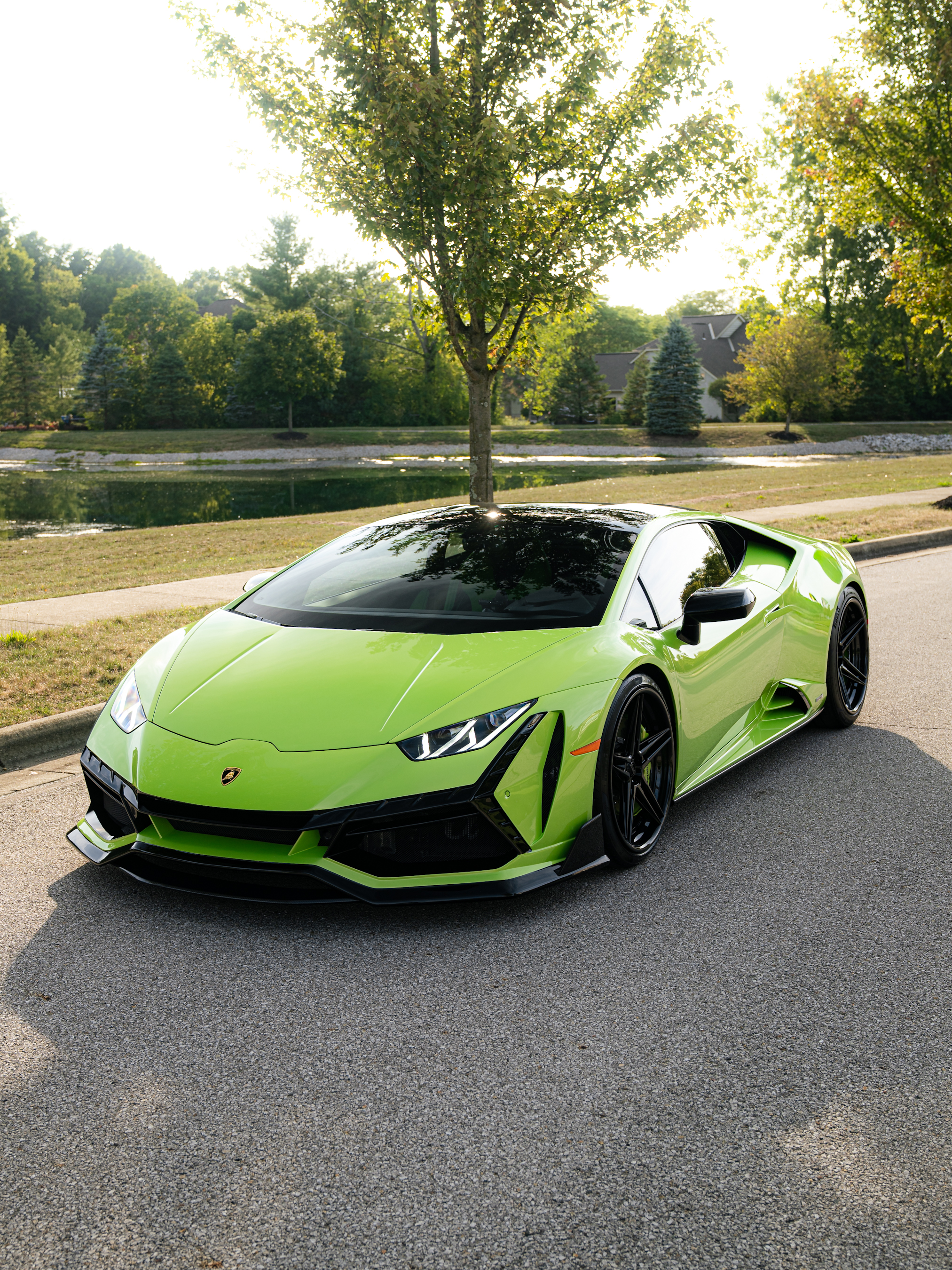 Lamborghini Huracan with Motivo Forged CS-D custom wheels in gloss black face and gloss black lip front side view