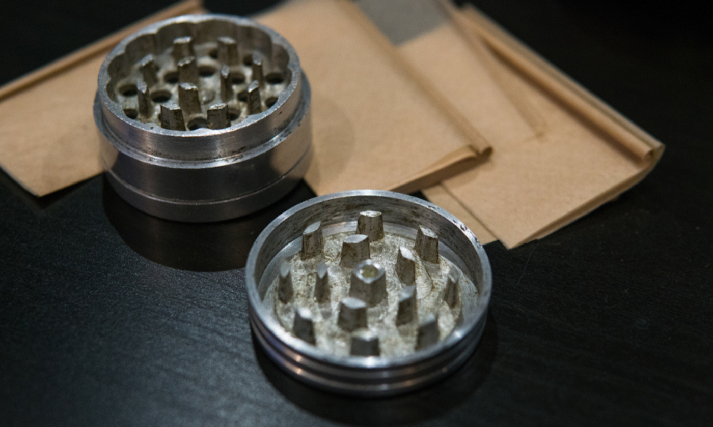 How to Clean Your Weed Grinder Without Losing Any Kief