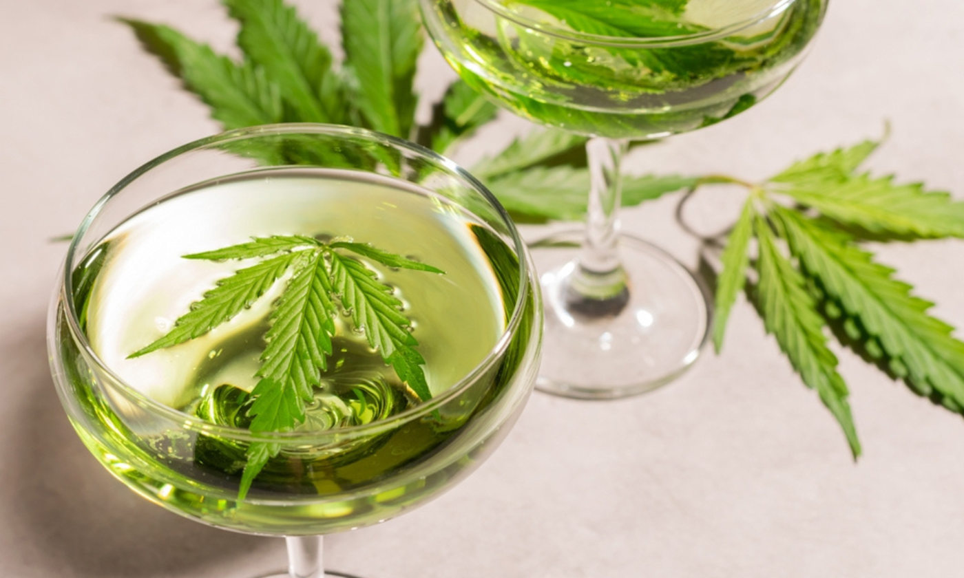 How to Choose Between THC Drinks and Edibles Based on Your Needs