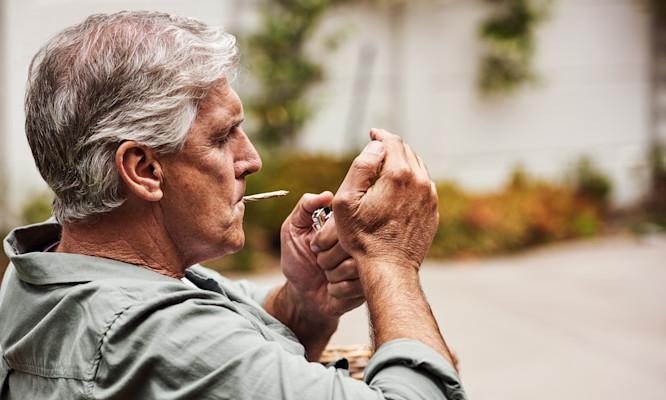 How to Smoke Weed Properly as a Complete Beginner