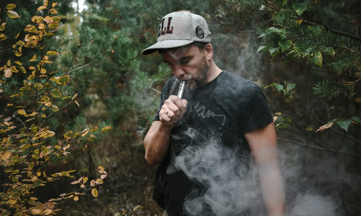 Choosing Water Pipes for Cannabis Bongs vs Bubblers vs Hookah Compared
