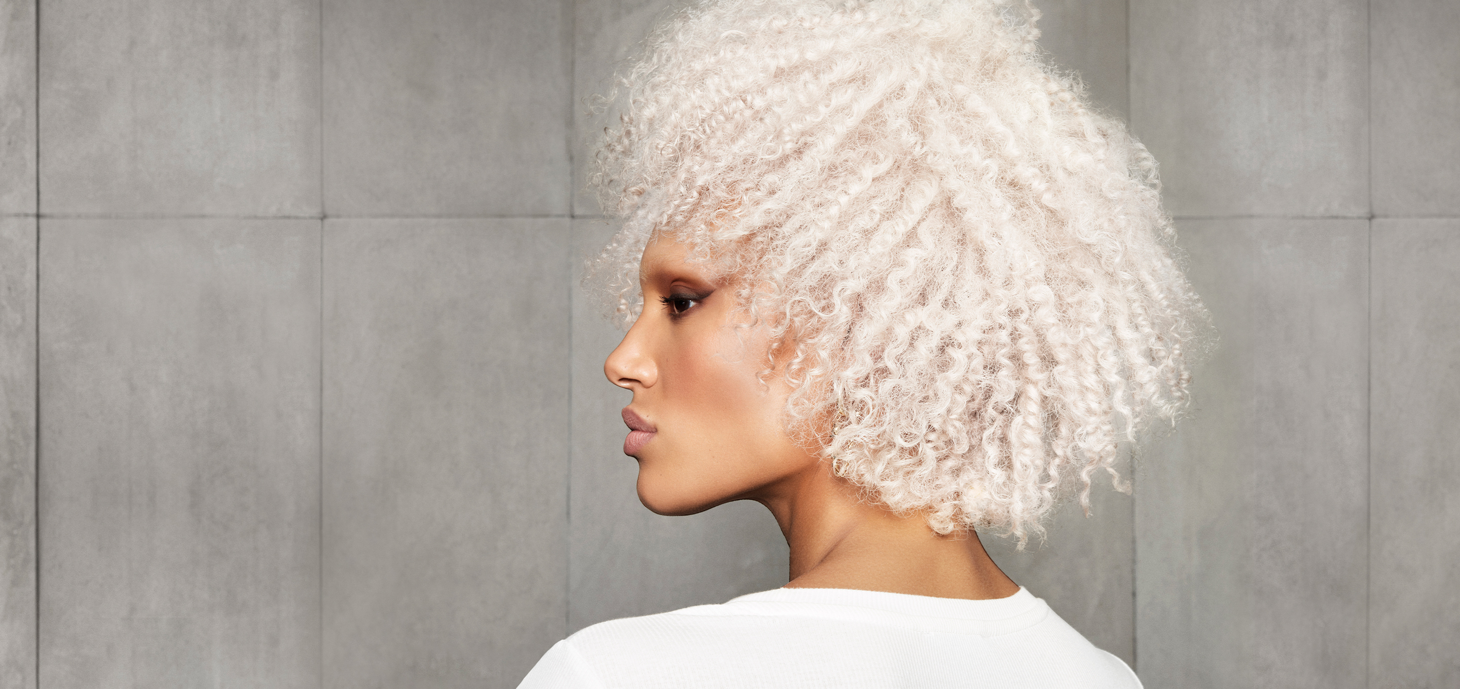 Choisir une coloration tendance en 2024, image size:2880x1360