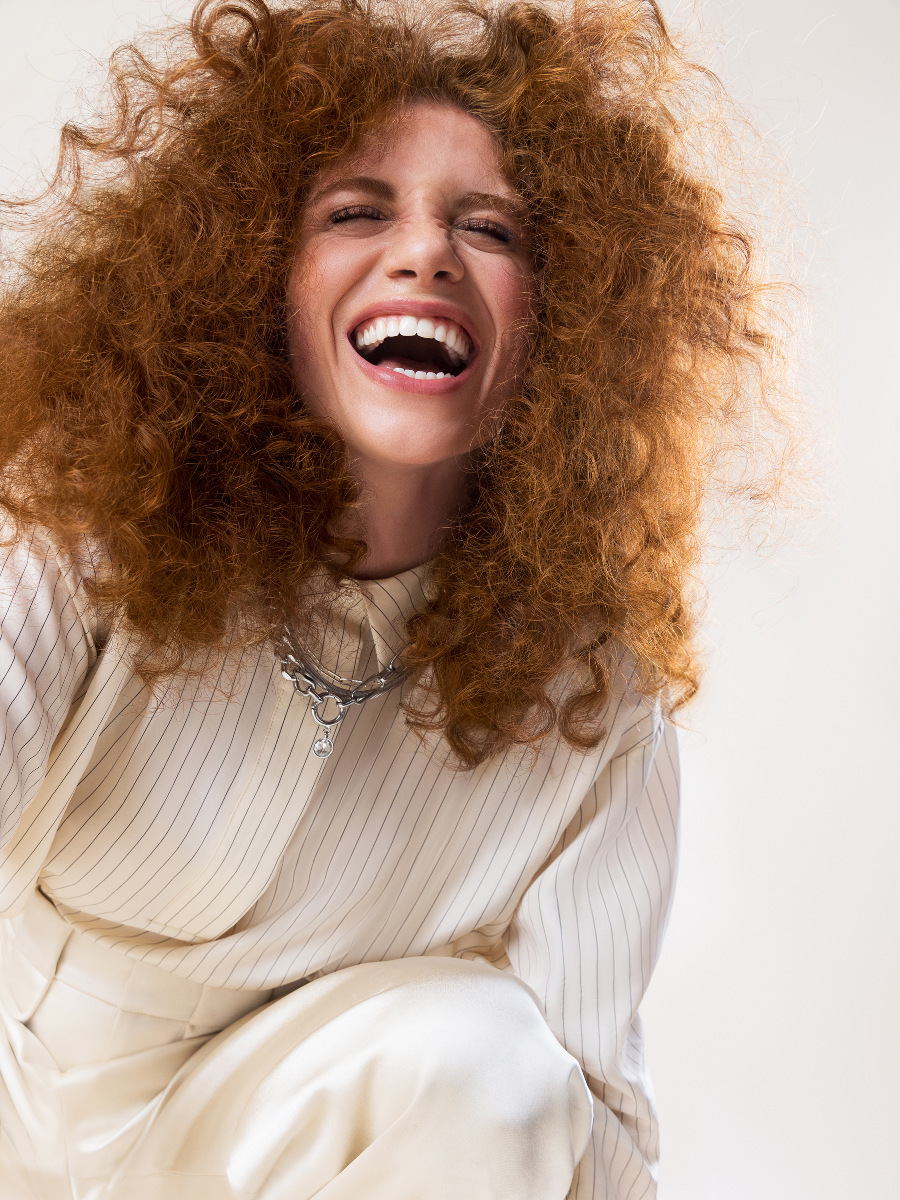 Choisir une coloration tendance en 2024, image size:1800x2400