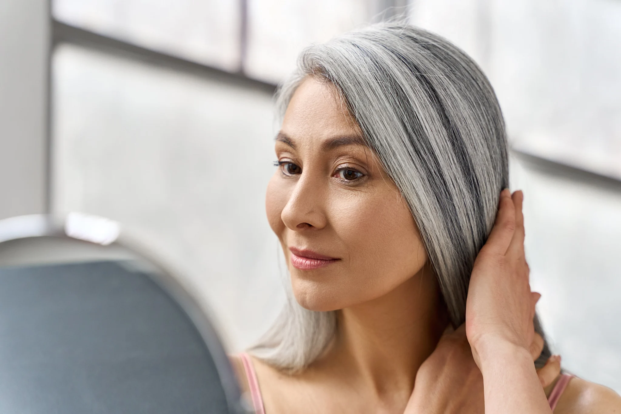 Se Teindre Les Cheveux En Gris Naturellement Sublimer vos cheveux gris | Quelles colorations adopter