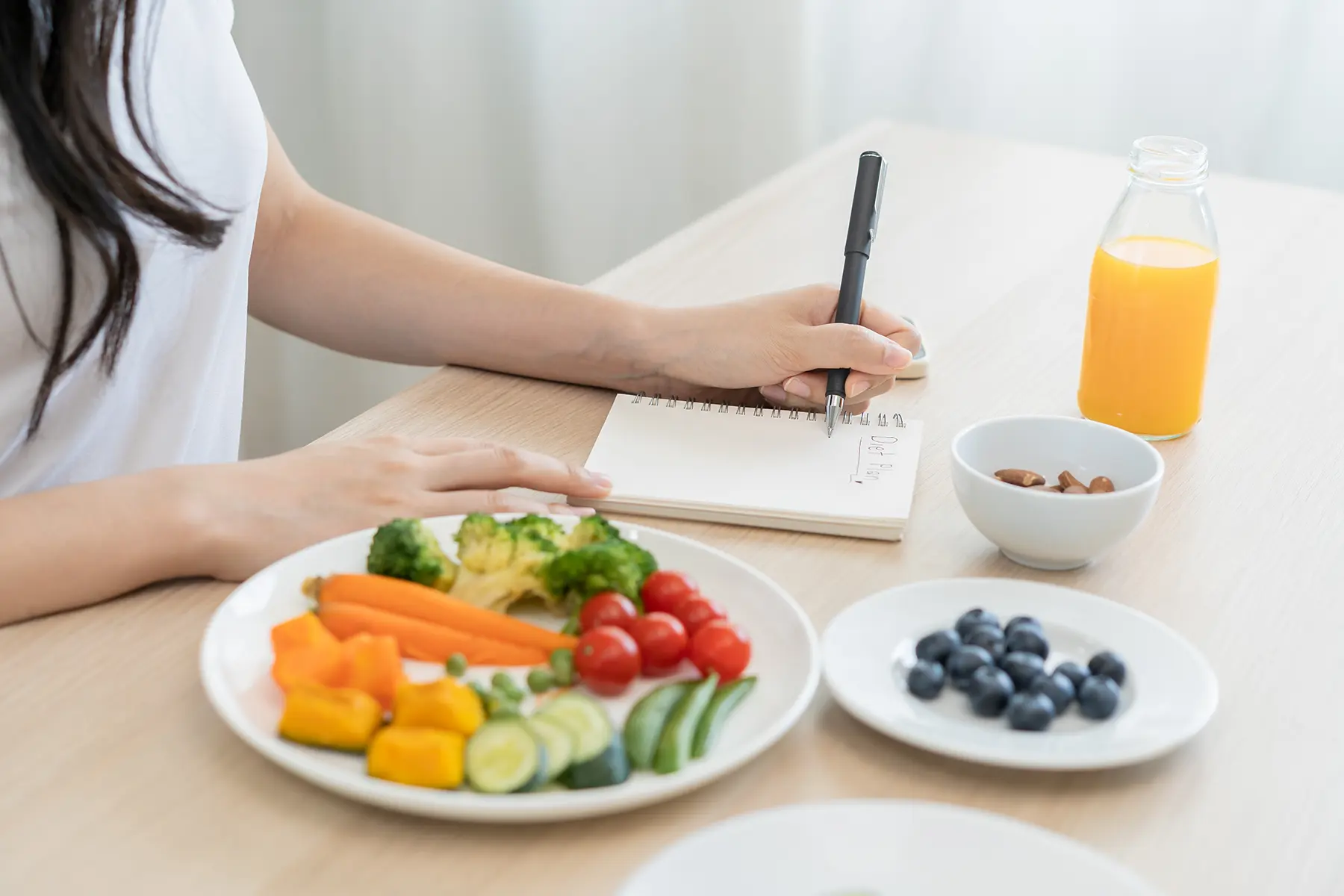 Weight loss diet plan: Eating healthy food regularly can help shed